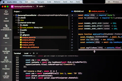 Código de software en una pantalla de desarrollo