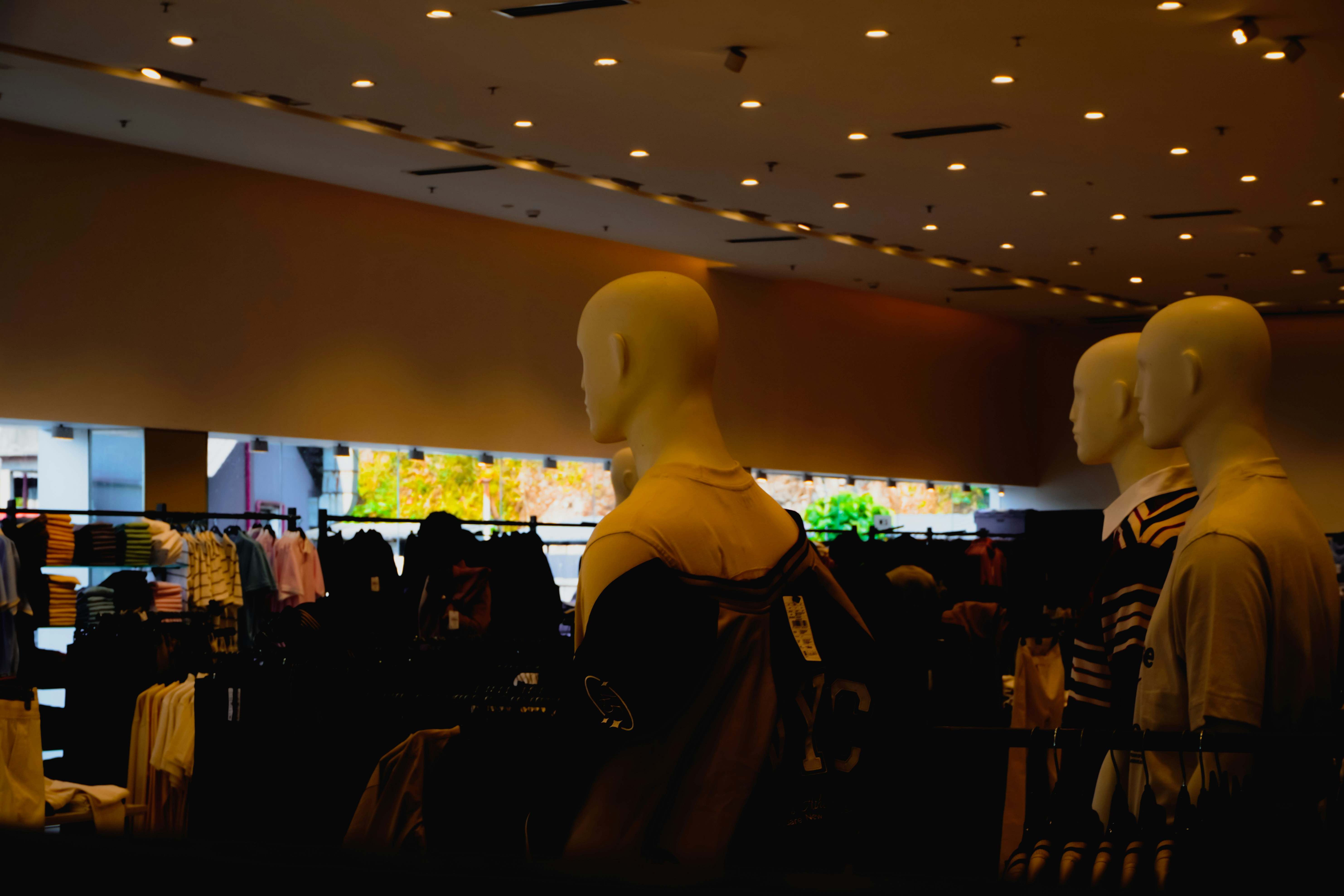 Shopping on a Budget: How Salons Can Offer Affordable High-Quality Products