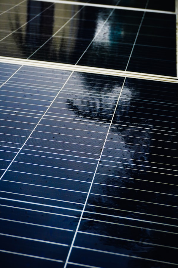 Nasse Solarmodule mit Spiegelung