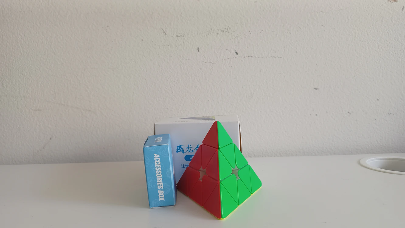 MoYu WeiLong Pyraminx (Standard)