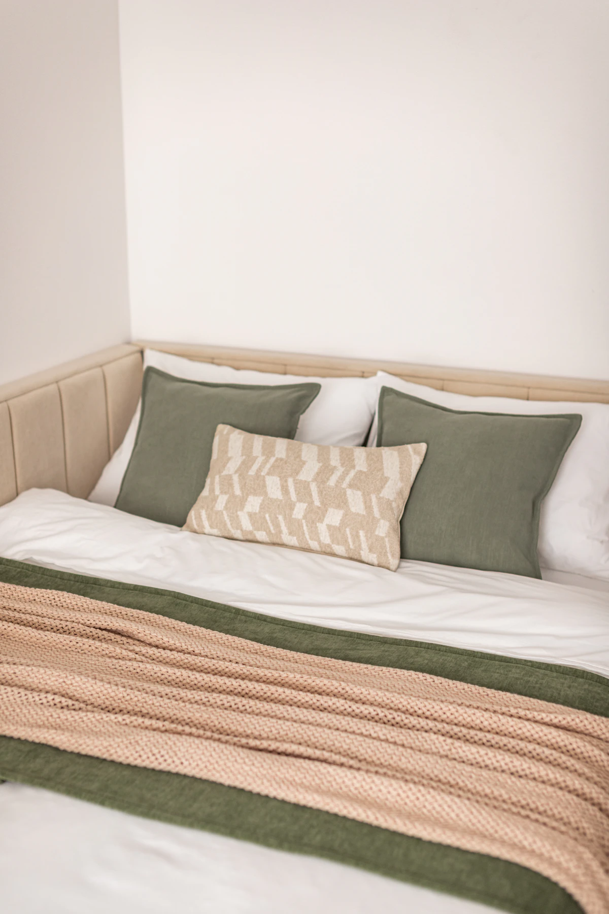 White and green floral bed linen