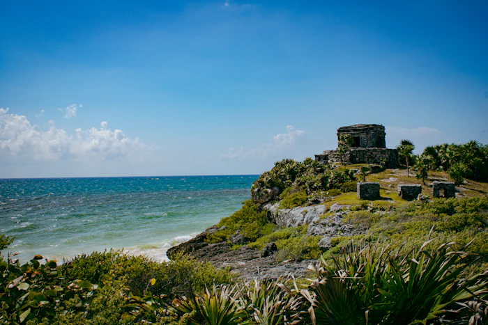 Ruinas mayas sobre el mar Caribe en Tulum
