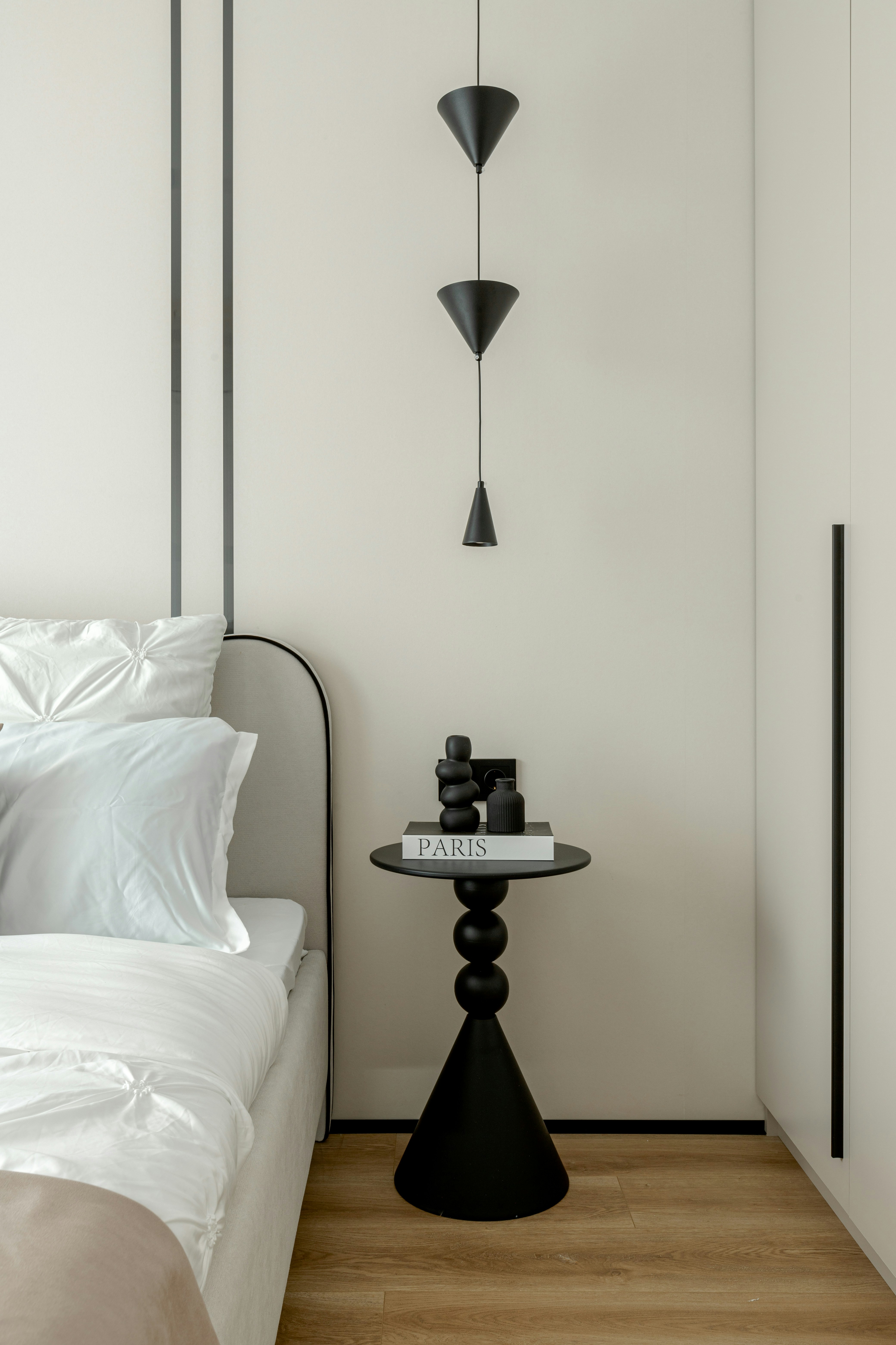 minimalist white bedroom, wallpaper, White Bedroom Ideas: Maximizing Space & Style 3