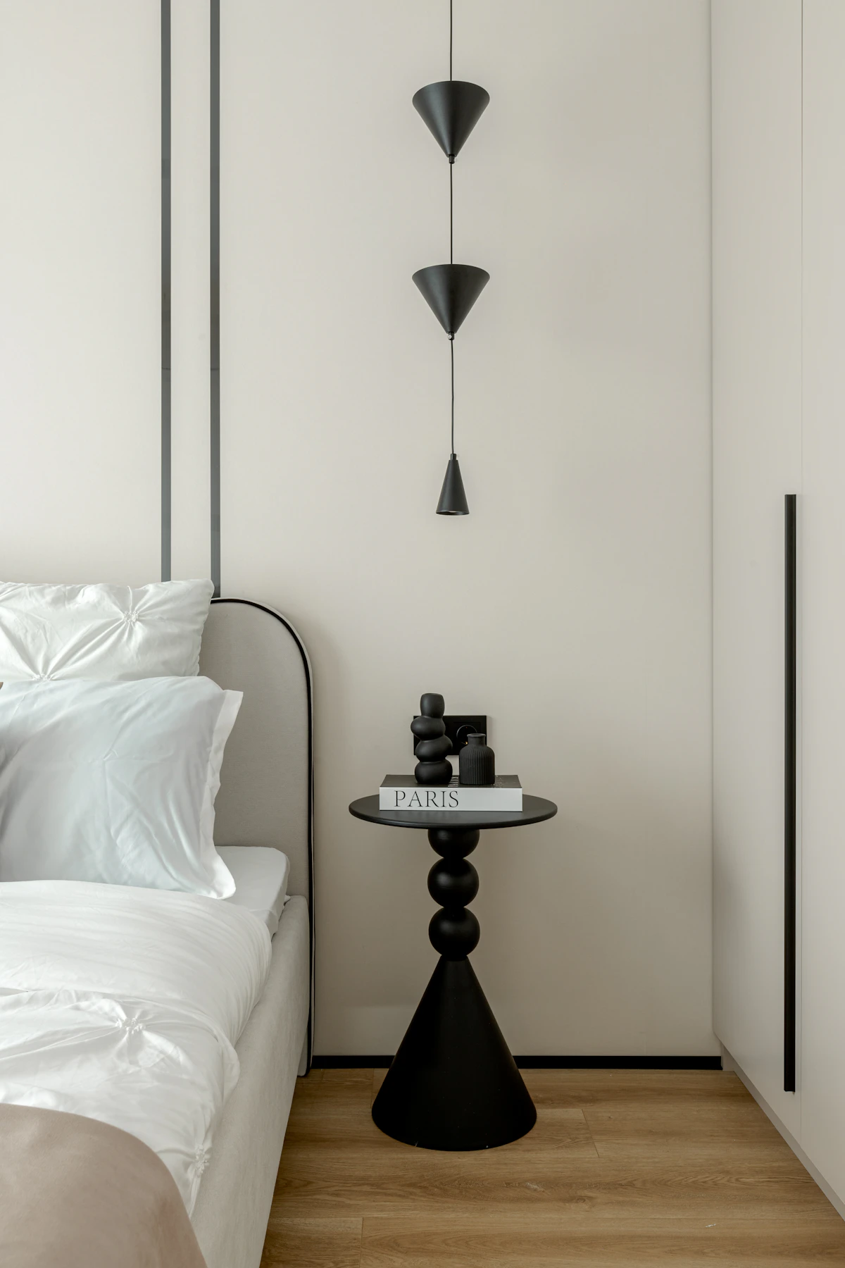 Chevet Pion en marbre Noir Marquina