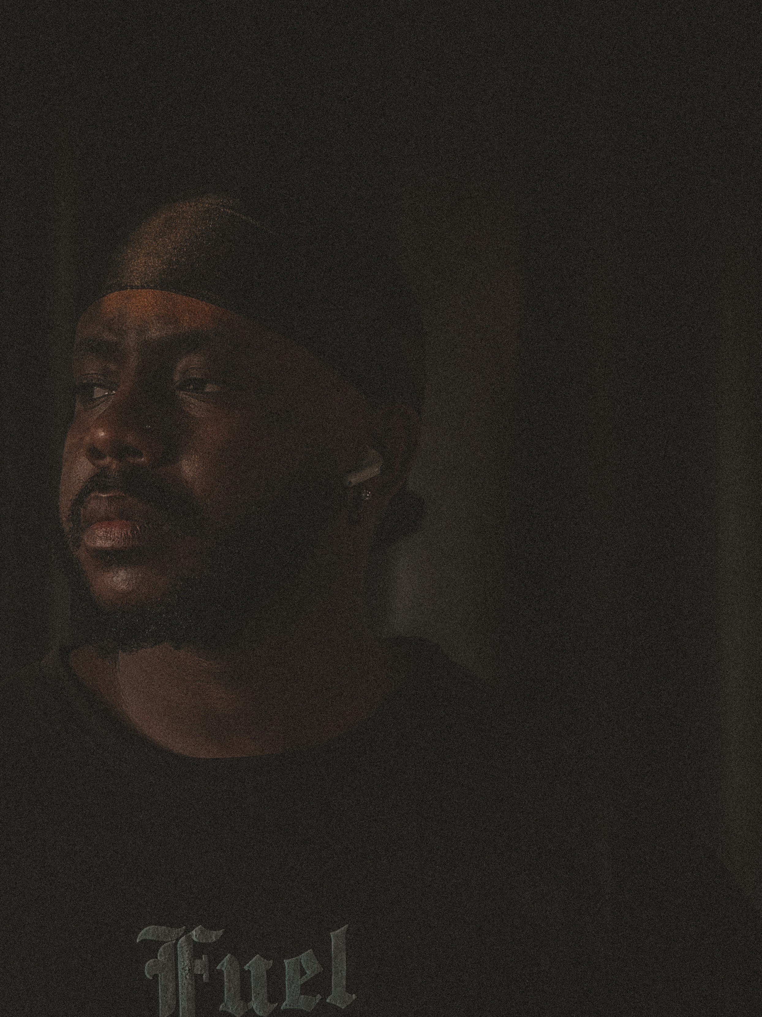 Man wearing a durag and t-shirt in dim light photo – Free Earbuds Image ...