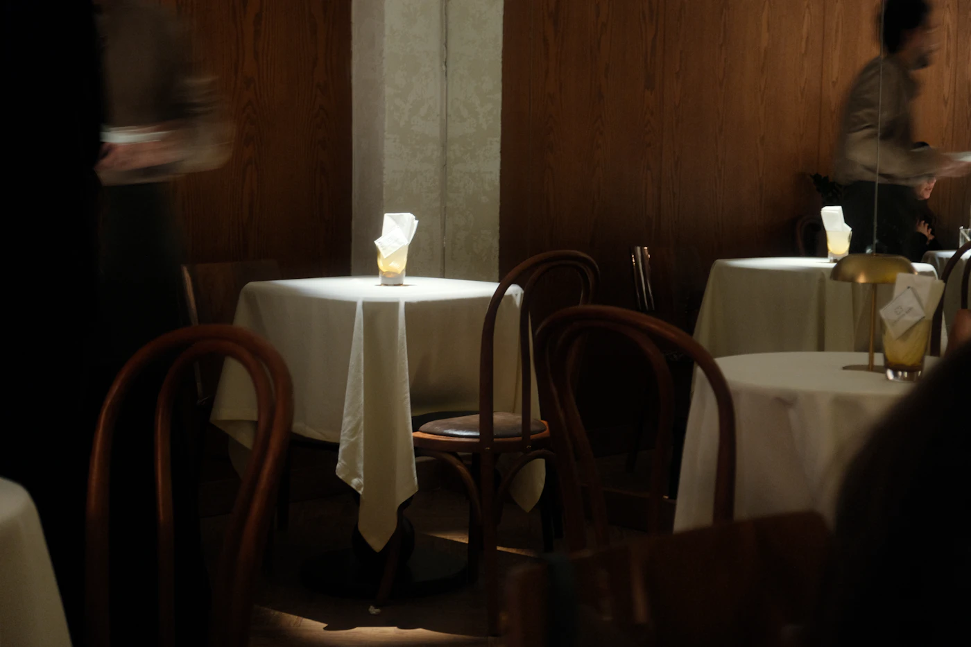 Restaurant tables with cloth