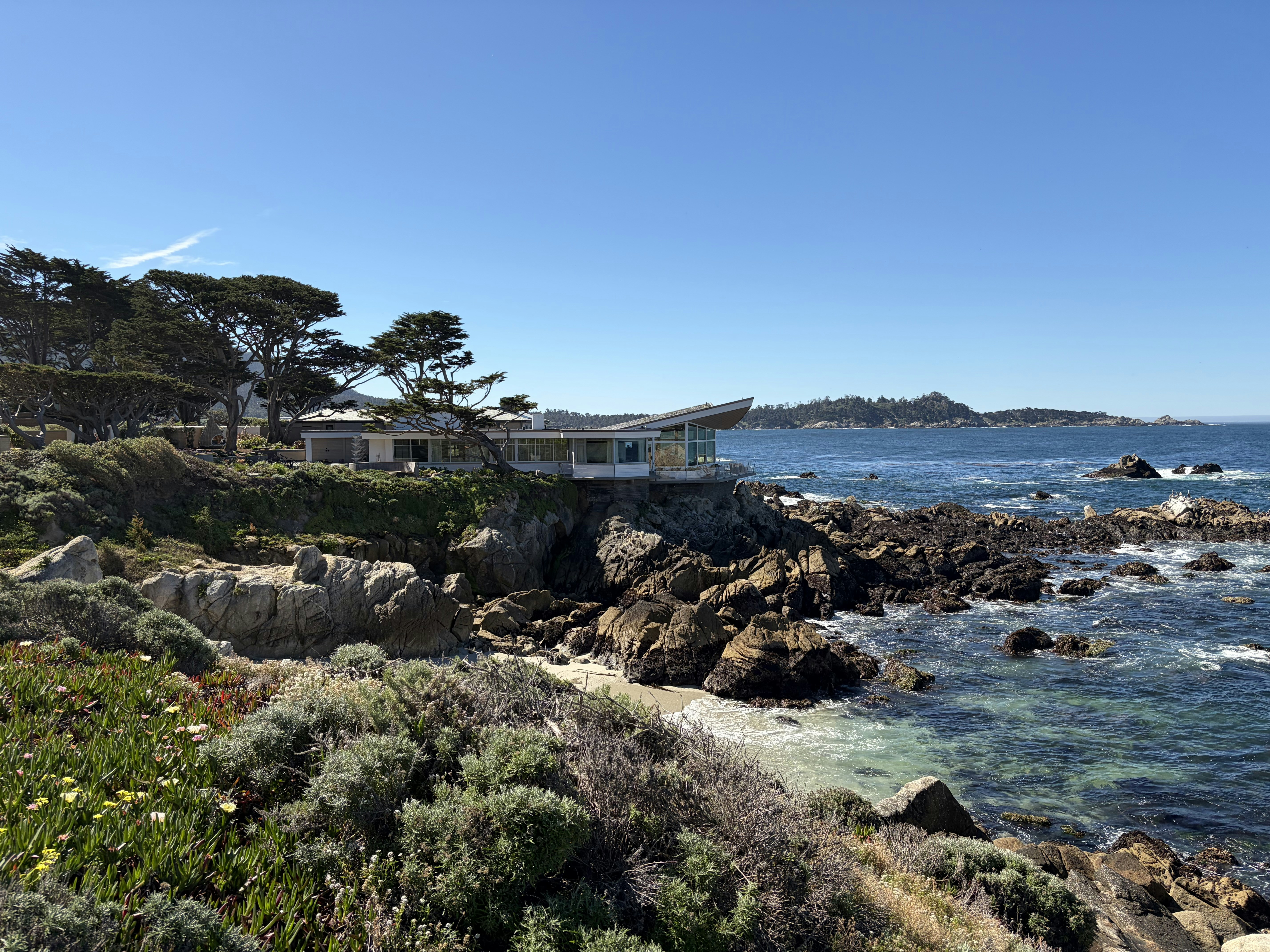 Residential HVAC unit in a coastal setting near the Bay