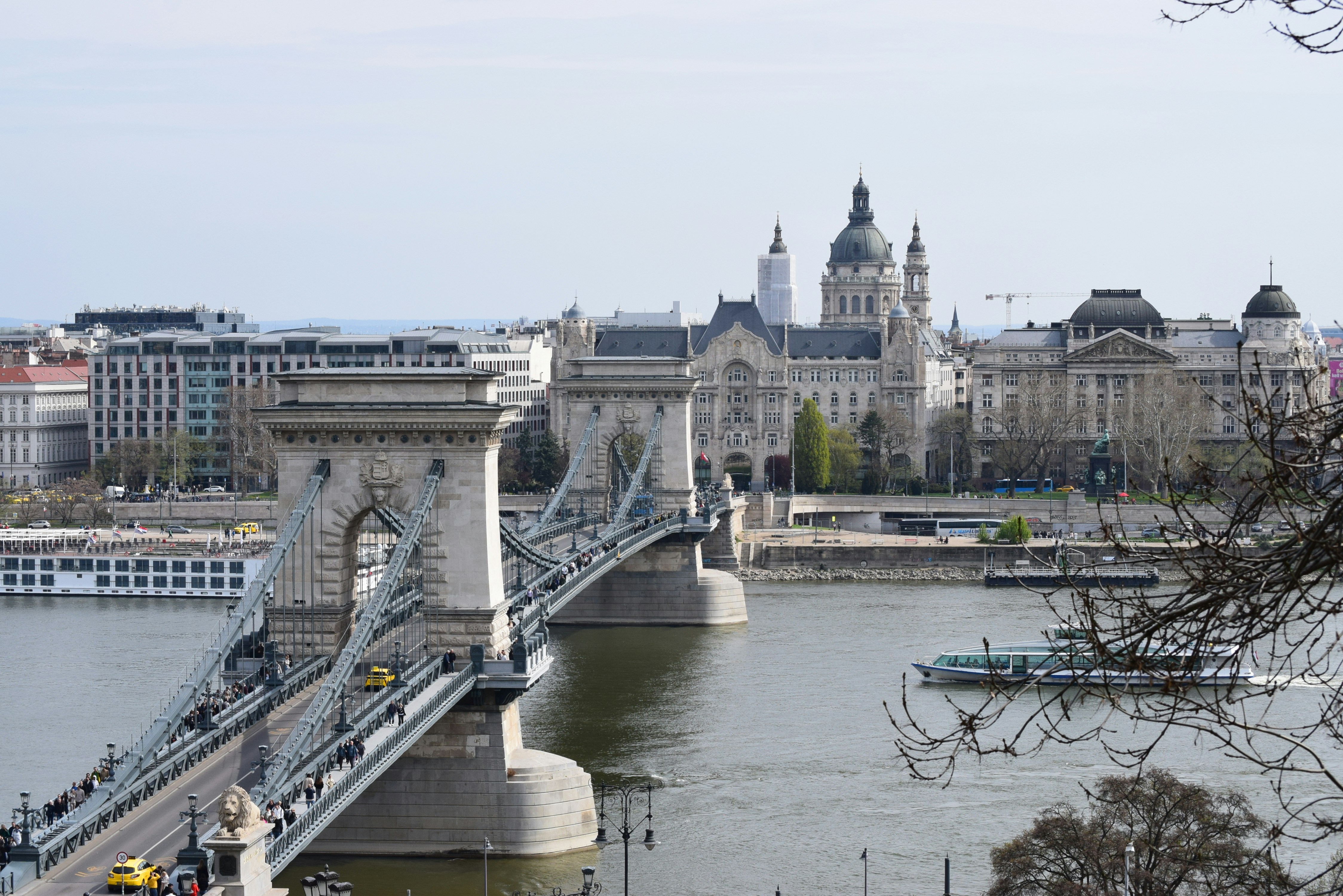 Széchenyi chain bridge over the danube river, budapest