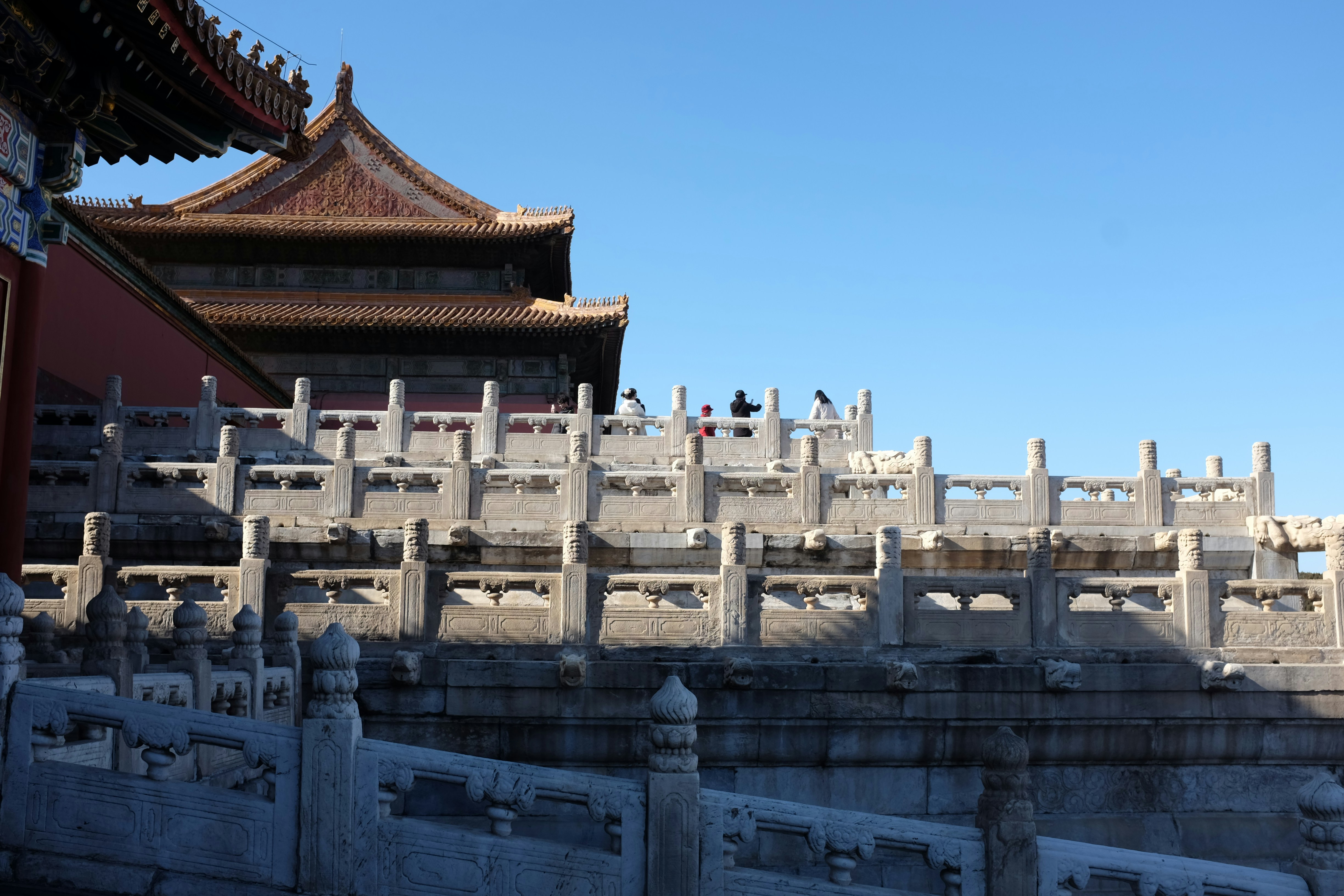 China Exploits Widening Western Fractures Abroad
