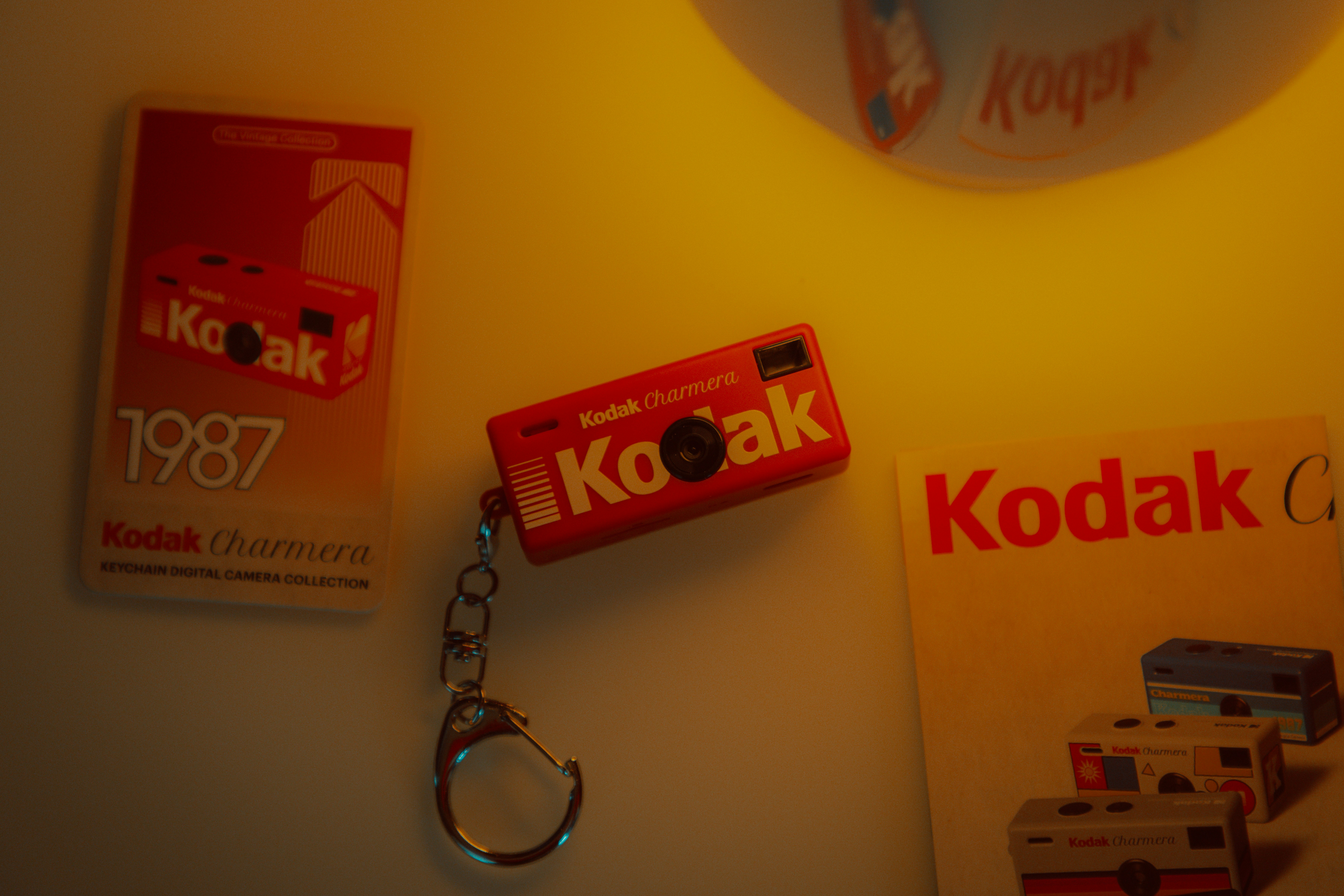 Llavero de cámara Kodak rojo y anuncios vintage