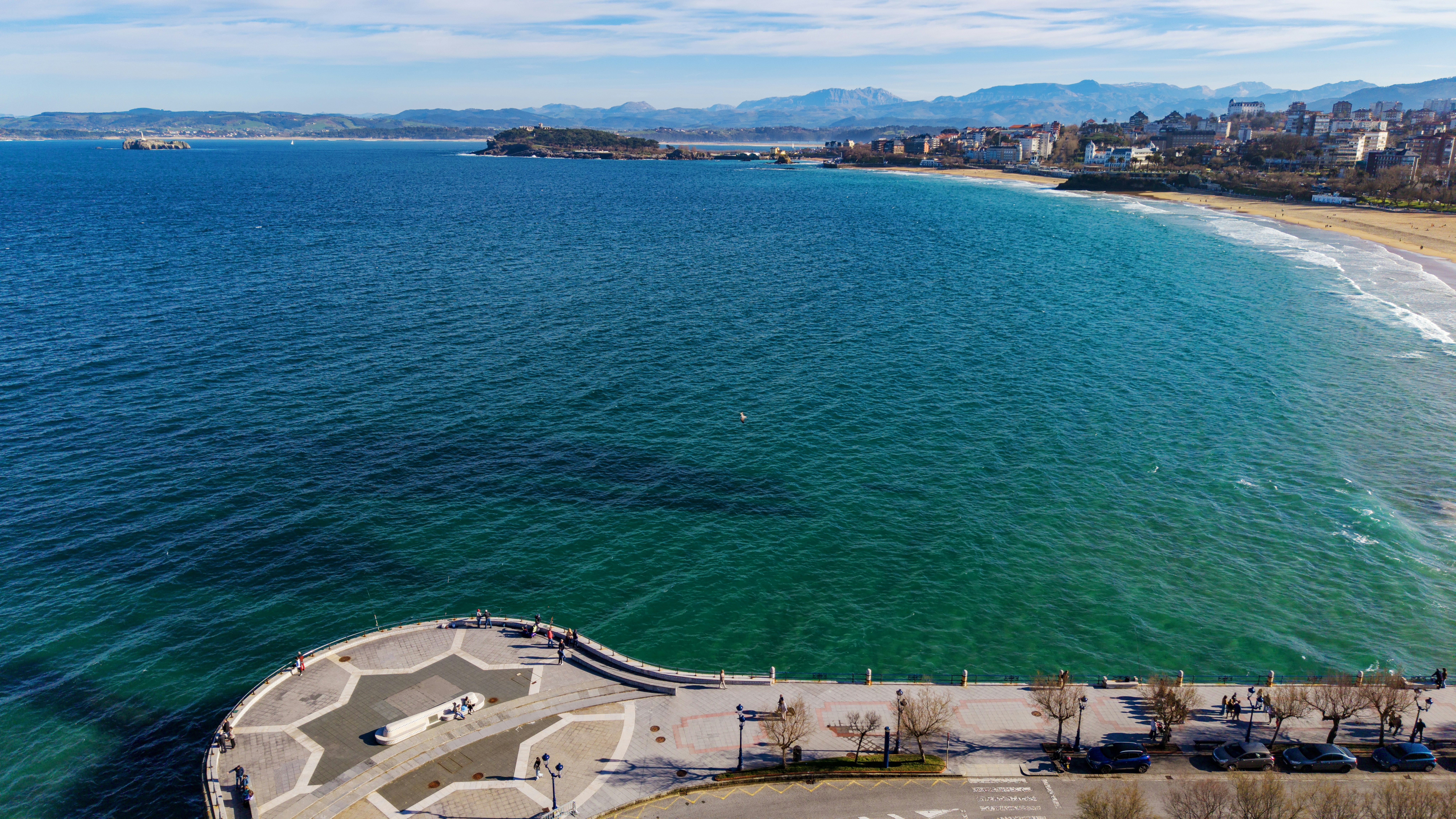 Coastal city with a large bay and buildings