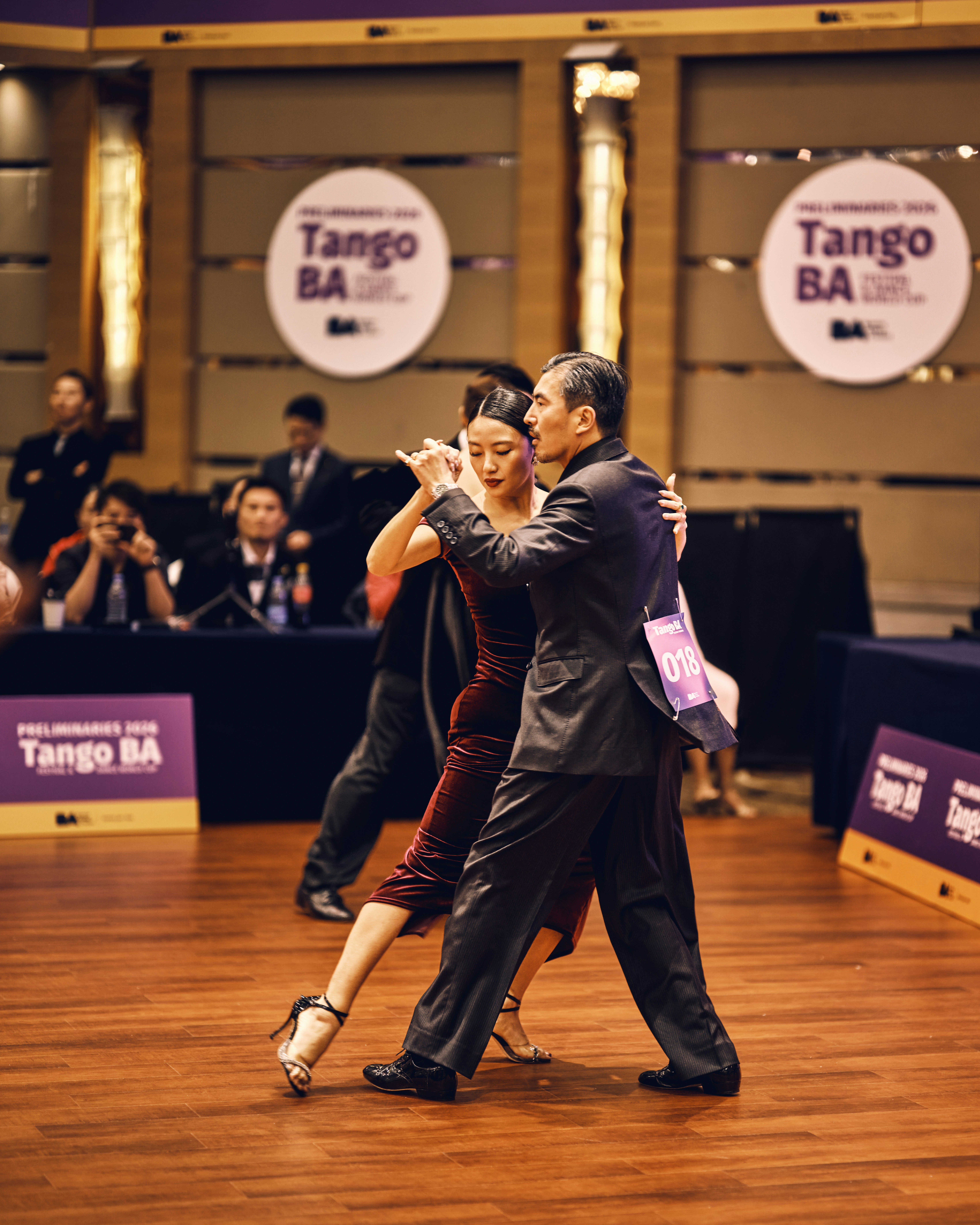 Couple dansant le tango lors d’une compétition