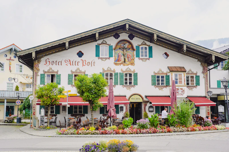 Most Historic Pubs in Interlaken With Real Character and Good Stories