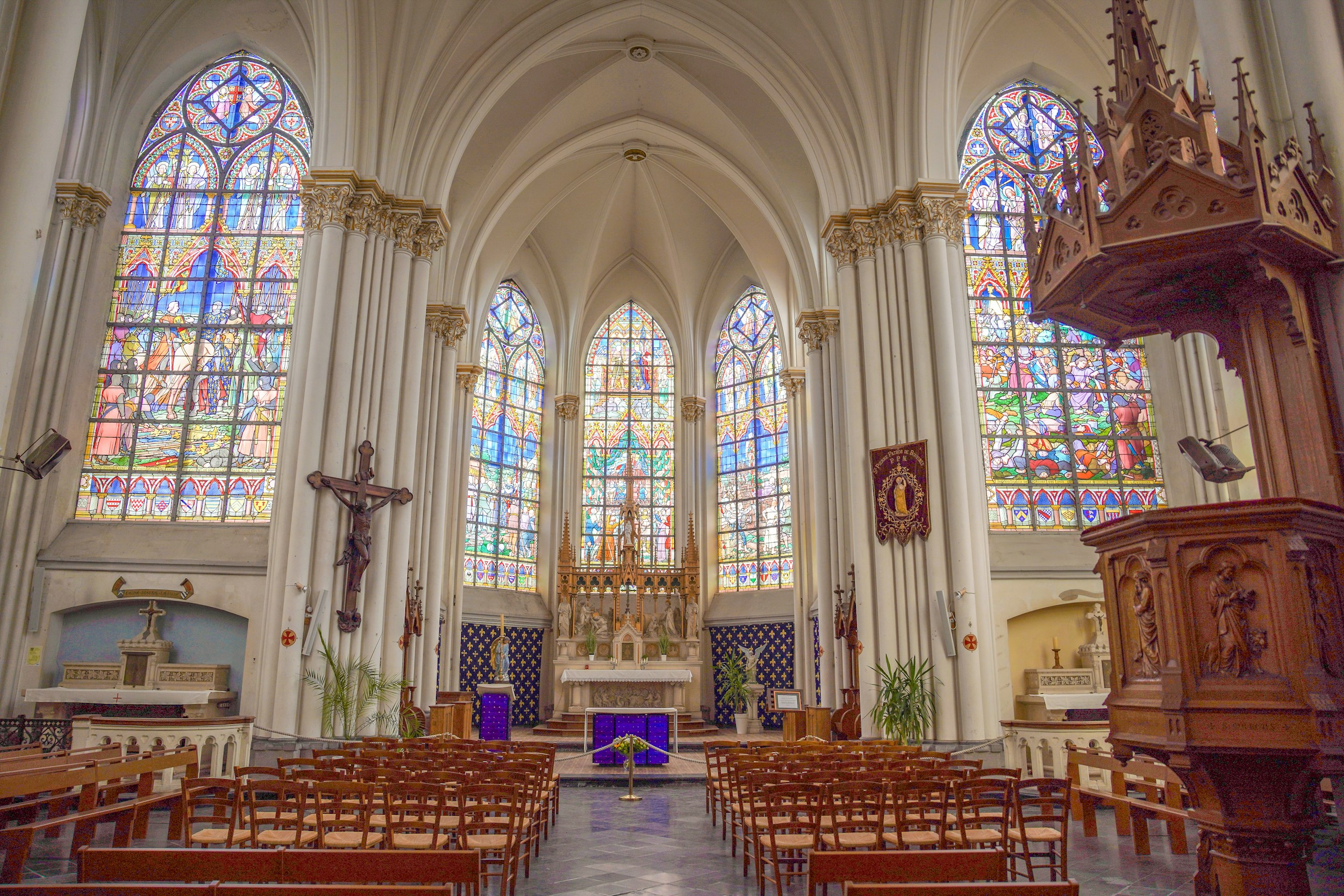 church interior pulpit light