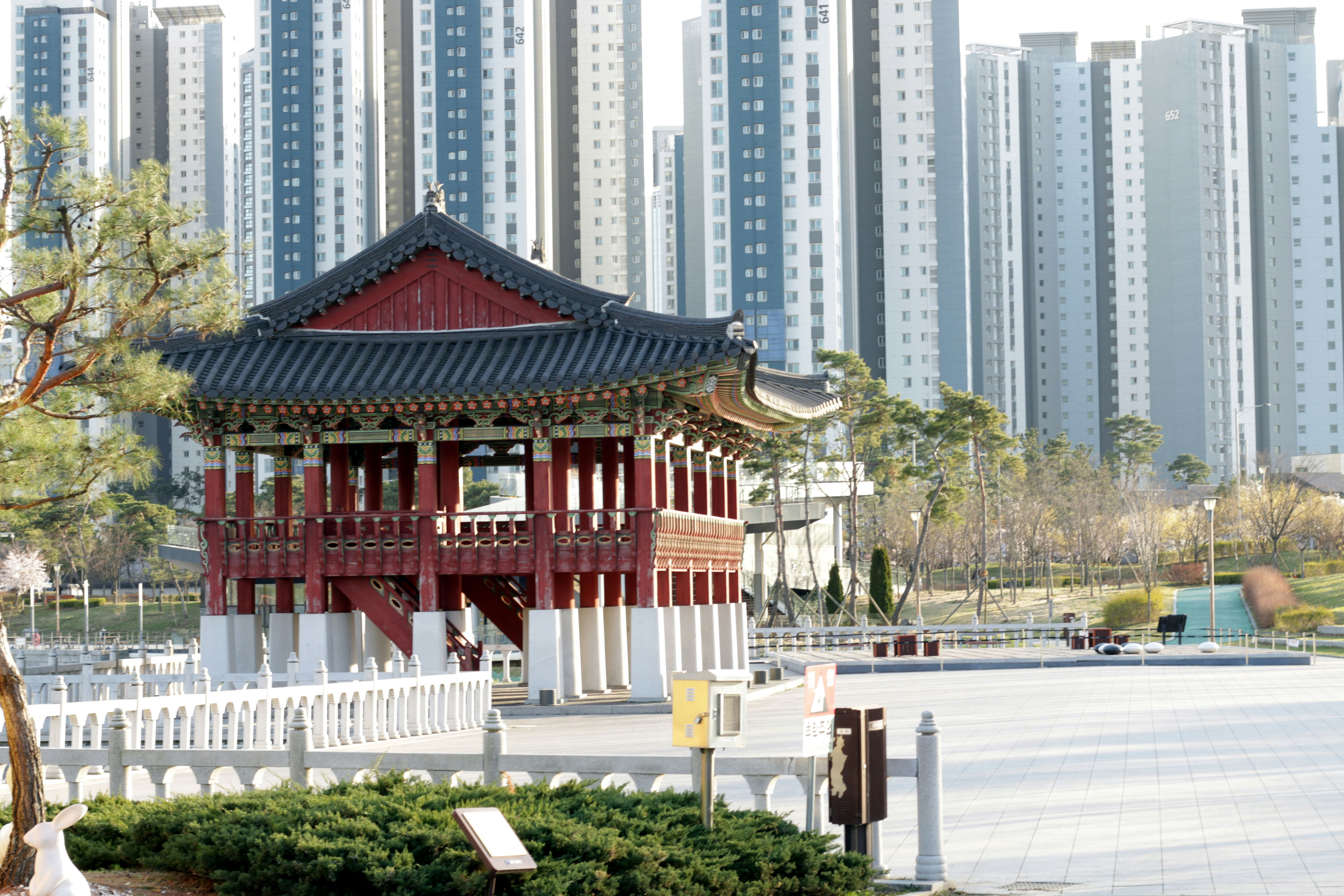 해외 인플루언서 홈페이지 바 꼼꼼하게 정리된 모던 카드뉴스 디자인 - 활용 예시 이미지