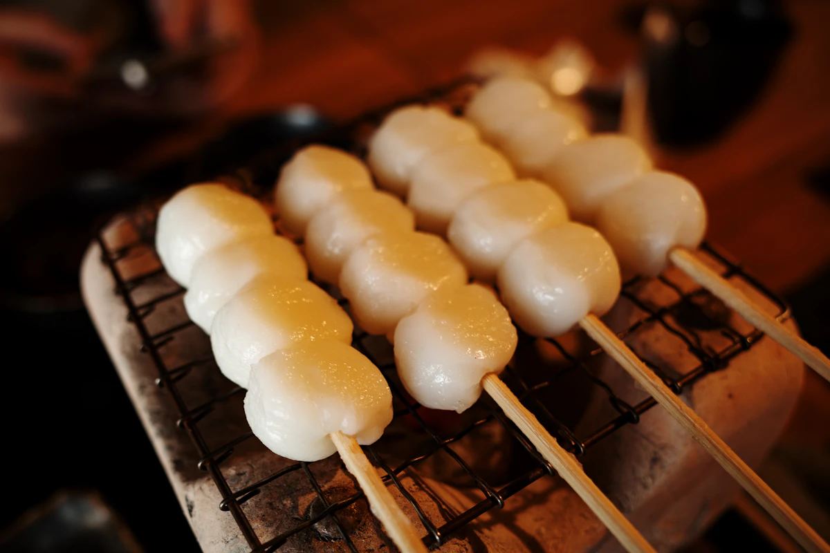 Bánh gạo nướng xiên que vàng giòn