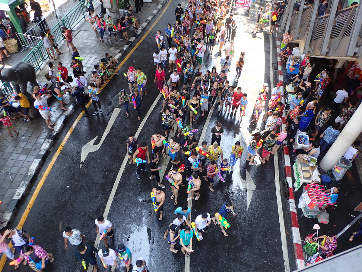 Songkran in Phuket: Ein Überlebenshandbuch für die größte Wasserschlacht der Welt, Phuket travel guide