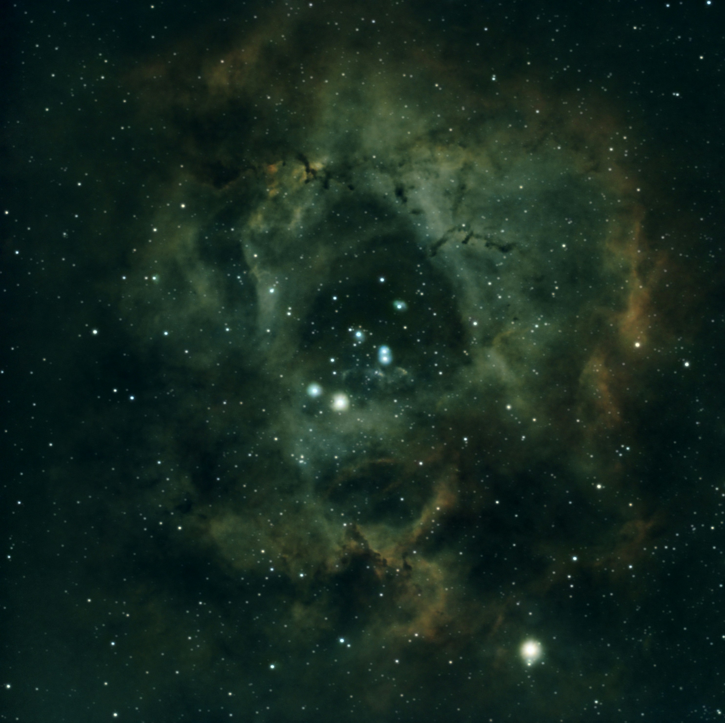 Una nebulosa colorida con estrellas en el espacio profundo