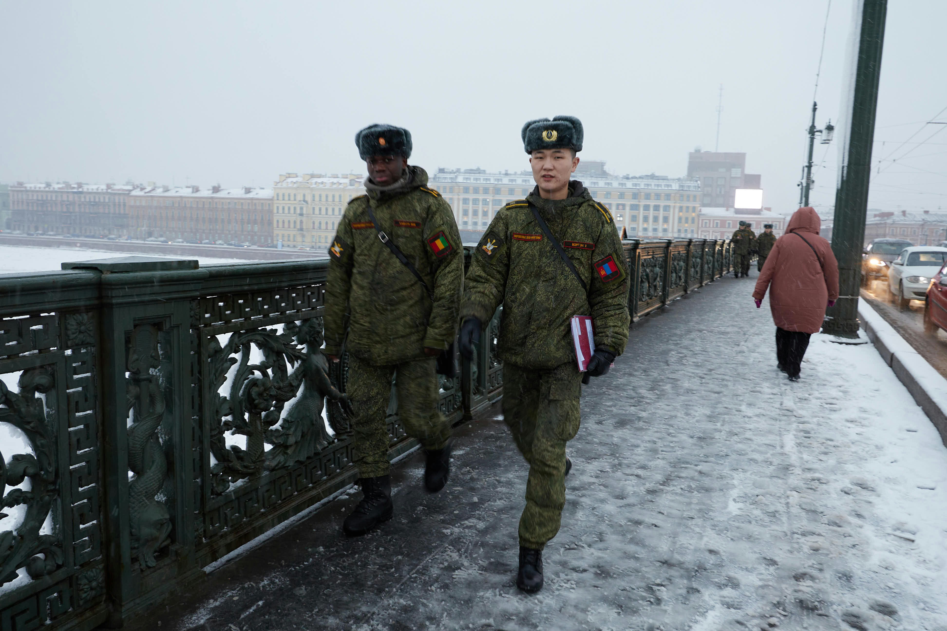 プーチン、 国防相を更迭 北東部で 新たな攻勢