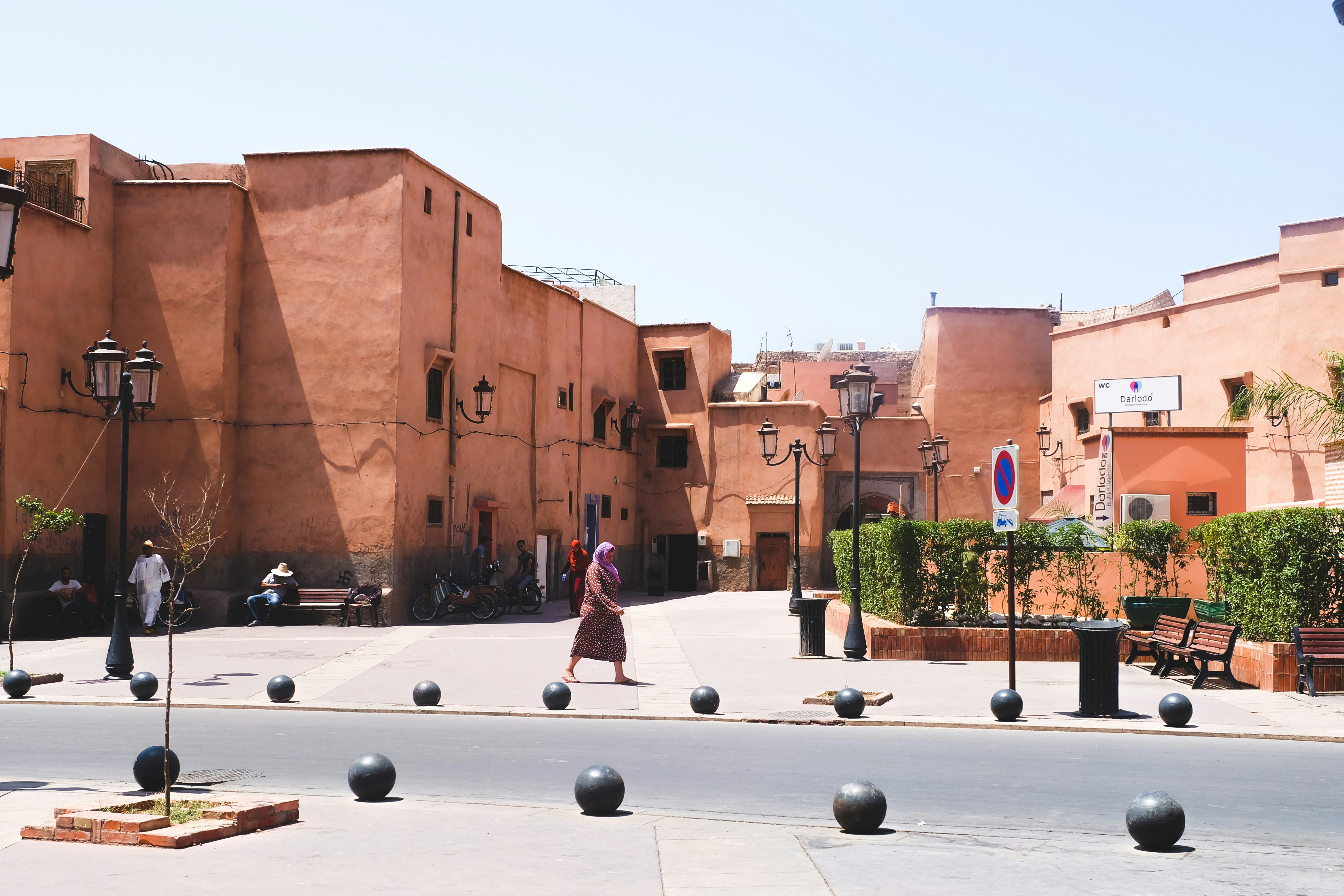 Vue des remparts de Marrakech au coucher du soleil