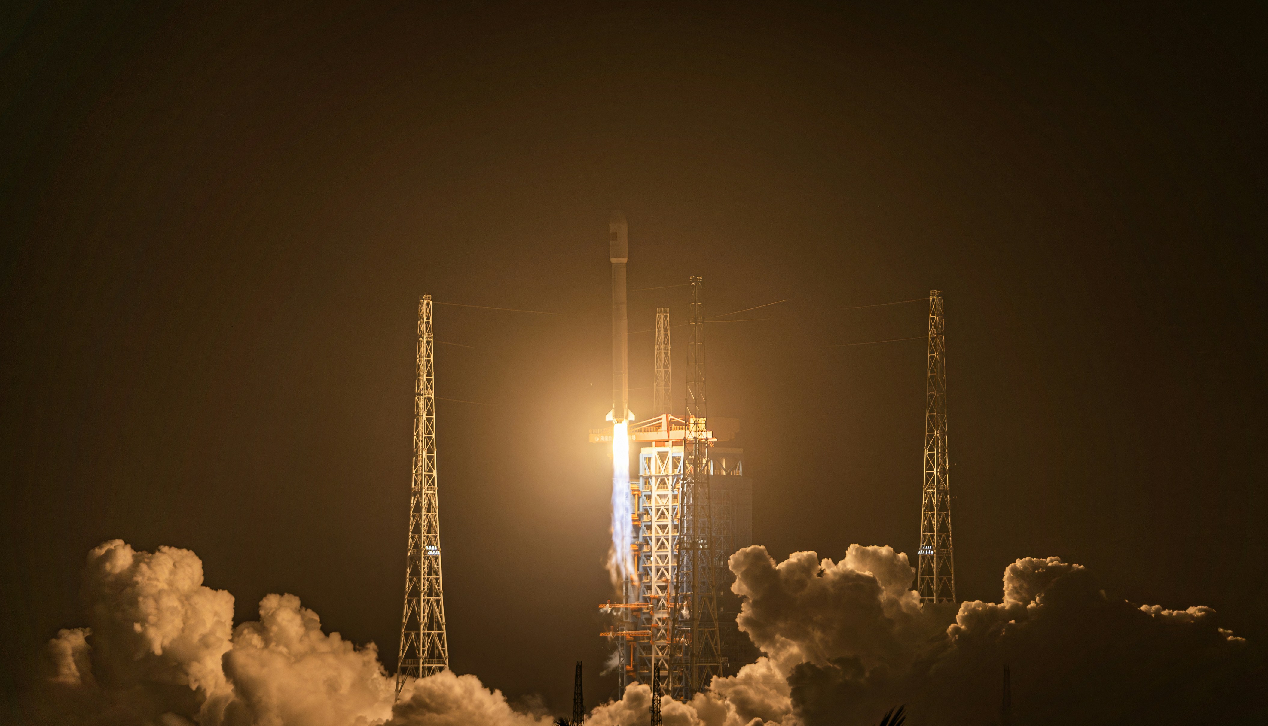 Fuite d'hélium sur Orion : pas de menace pour la rentrée d'Artemis II