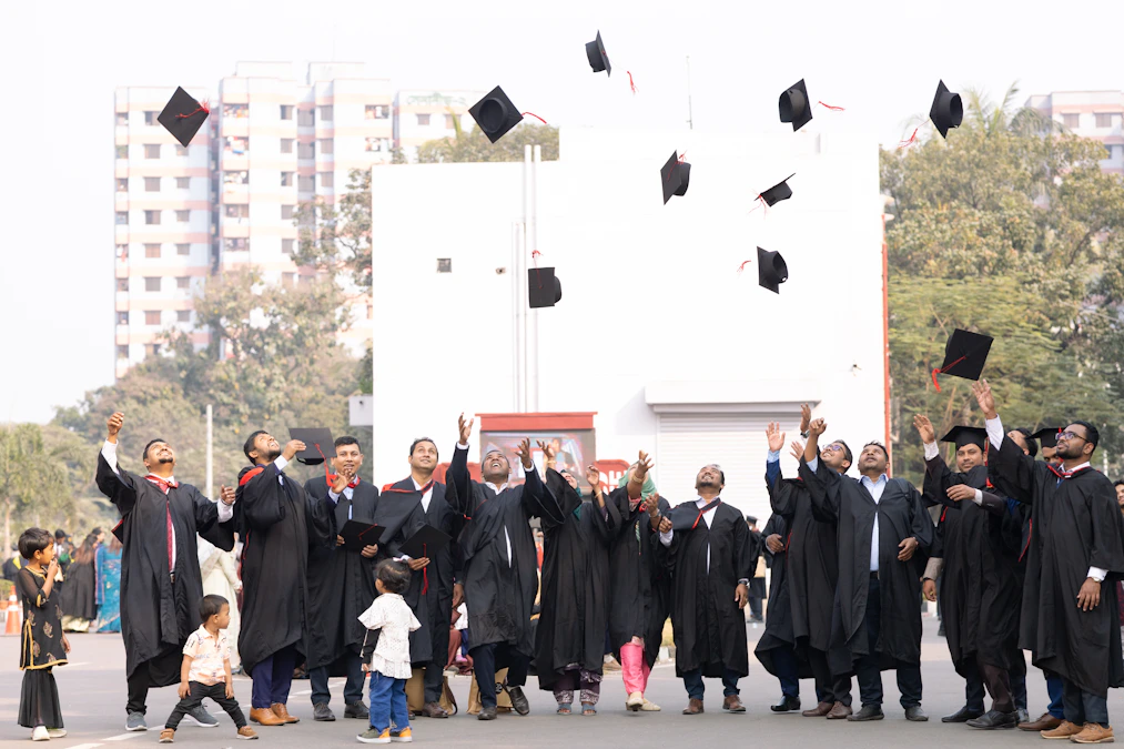 英国学生签证申请费 4 月 8 日起涨至 £558