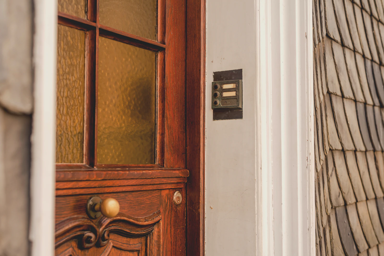 How to Choose a Smart Doorbell for a Rented Home
