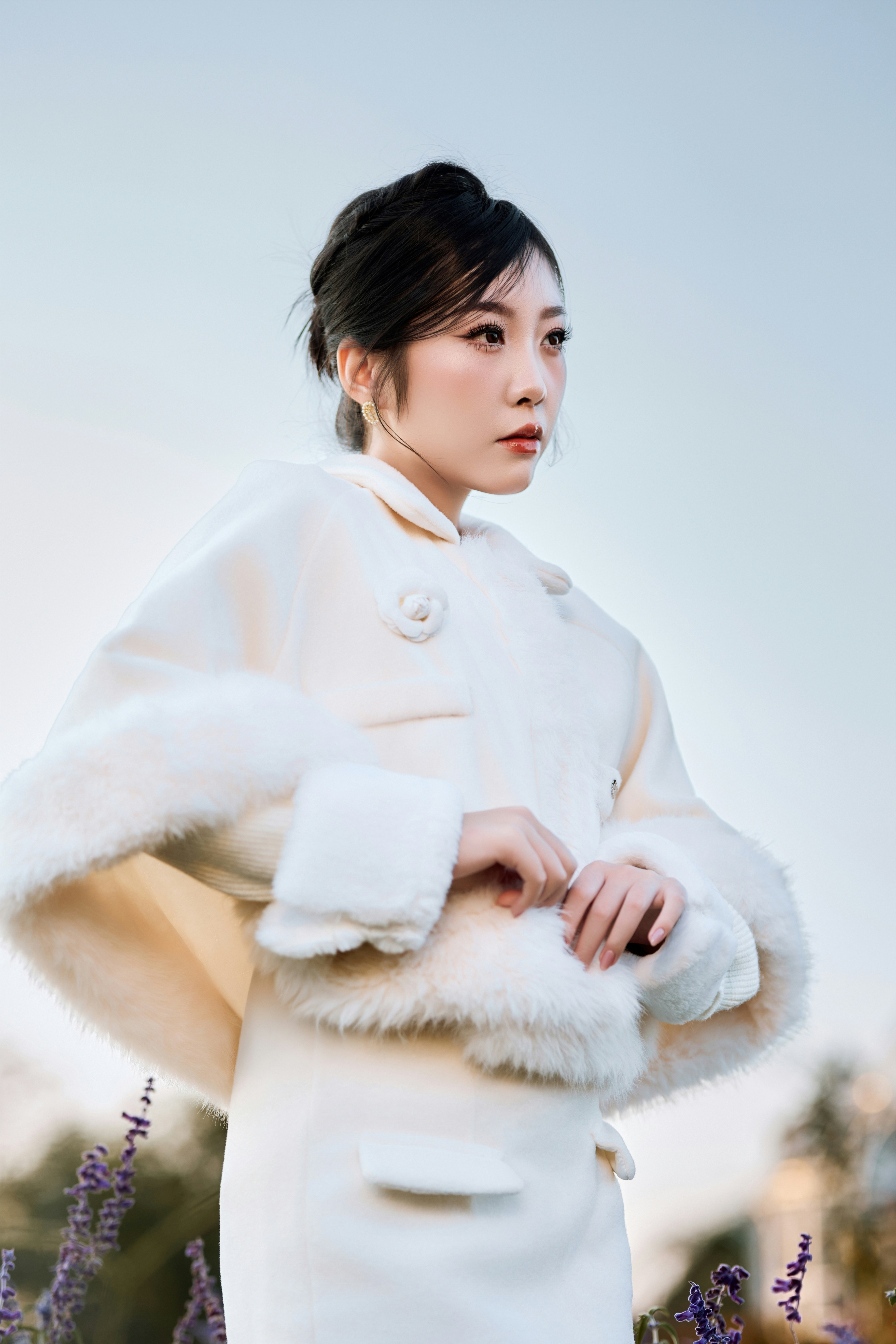 minimalist winter coat, wallpaper, Oversized Outerwear: Style Guide & Fashion Tips 6