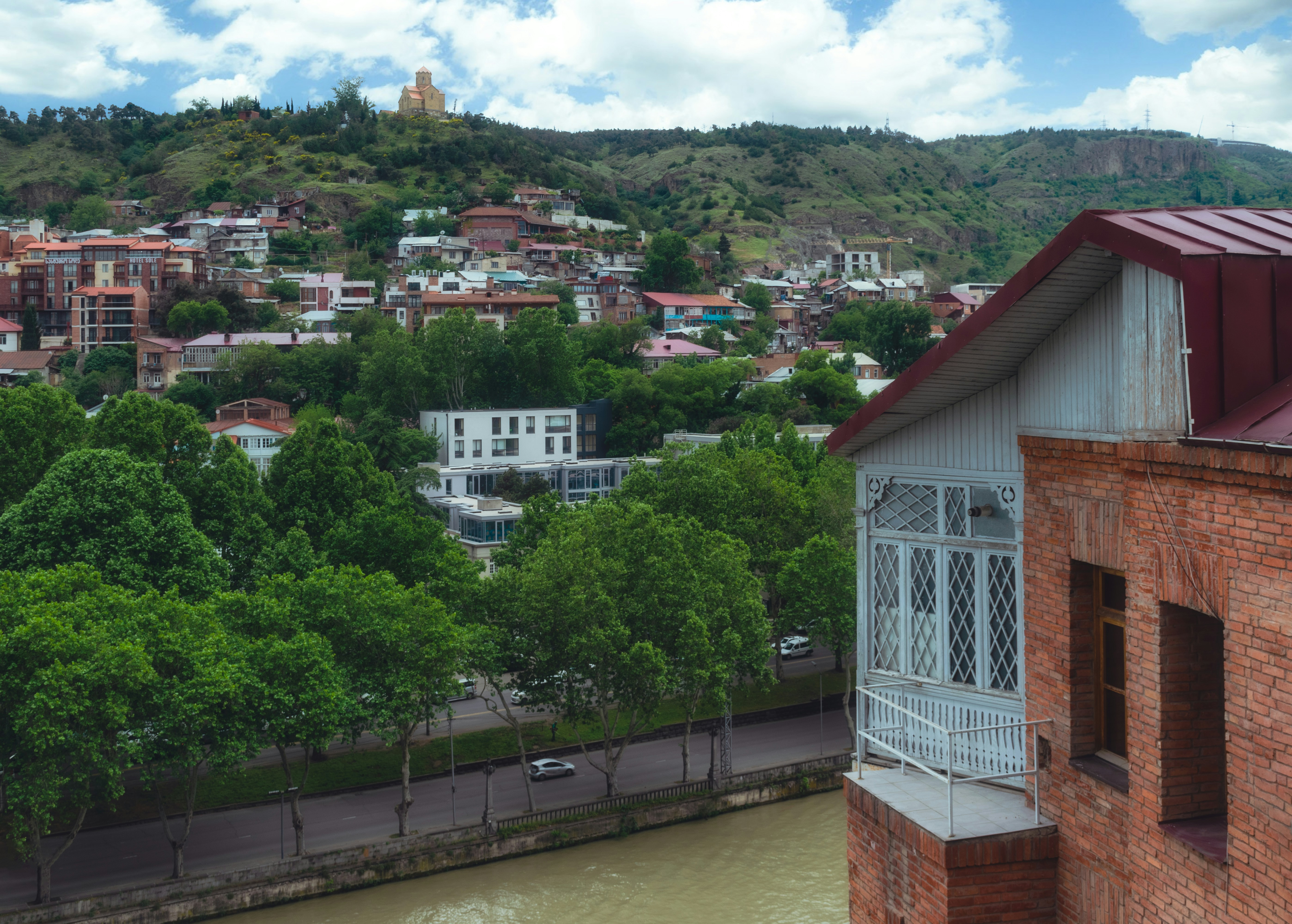 Tbilisi Boutique Hotels and Kazbegi Guesthouses Comparison Guide