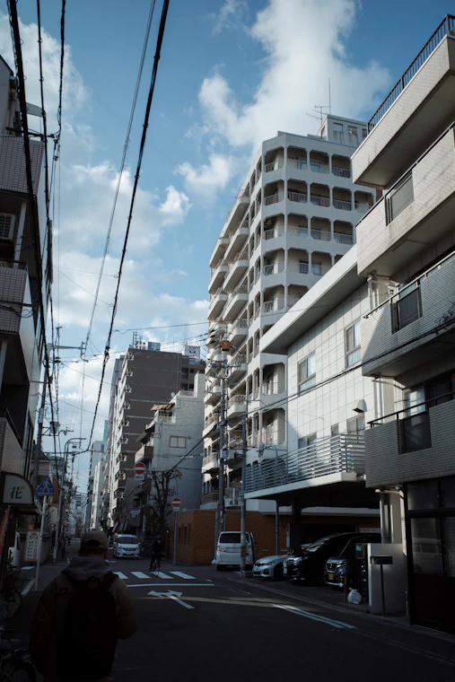 集合住宅が立ち並ぶ日本の街並み