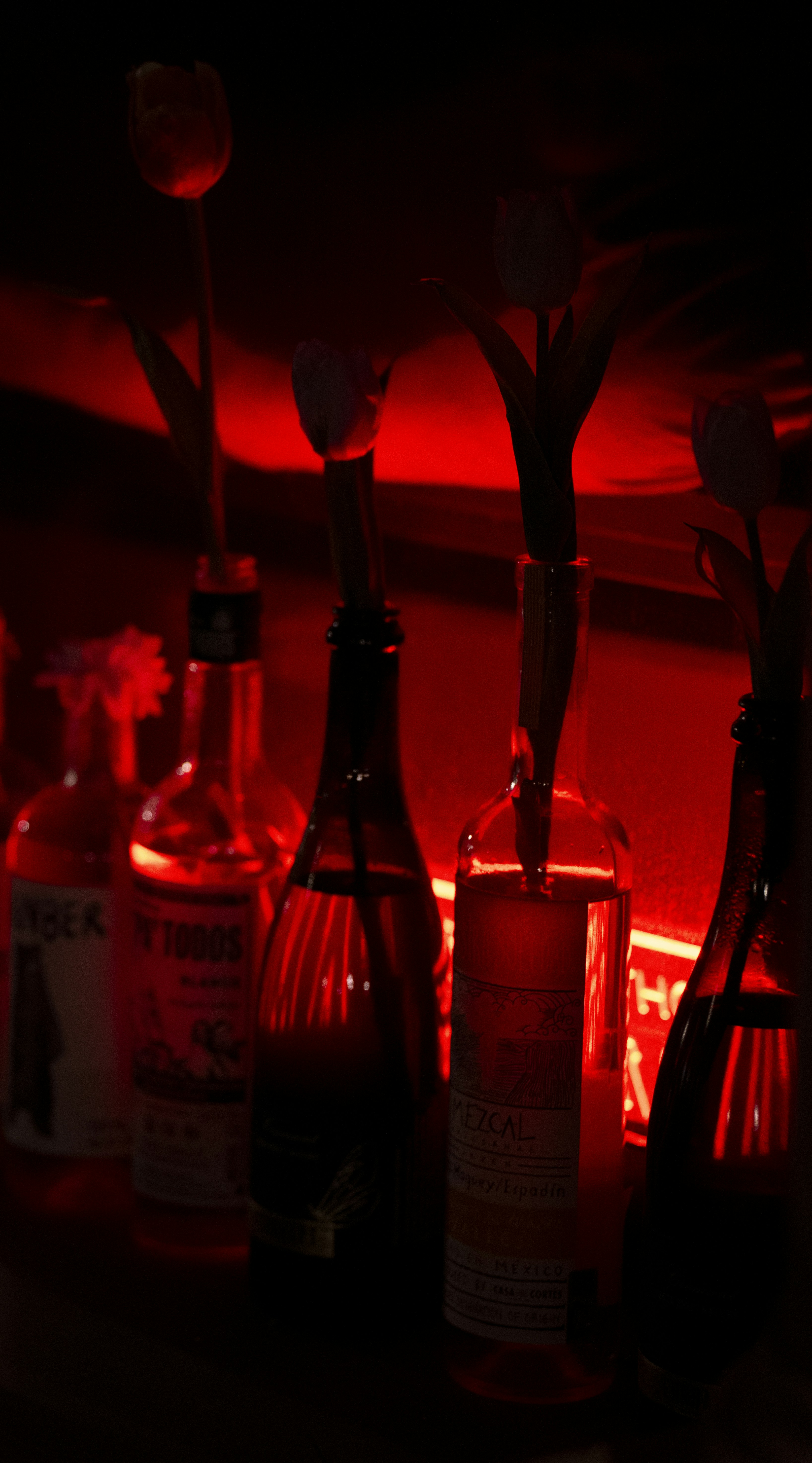 elegant bar setup, wallpaper, Open Bar Management: Responsible & Stylish Guide 3