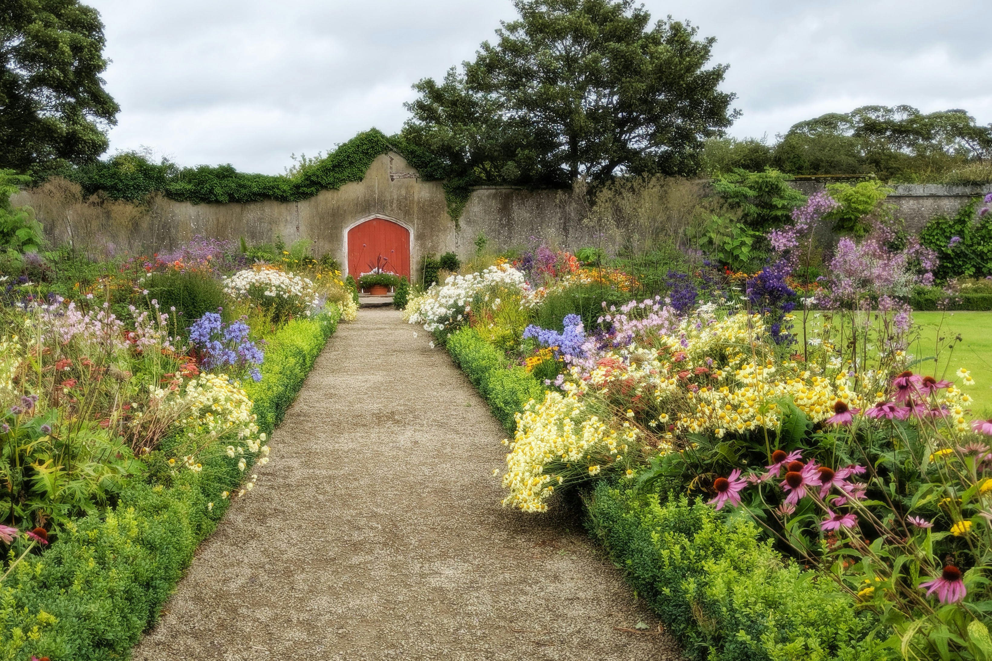 How to Build Garden Wall - step by step process guide