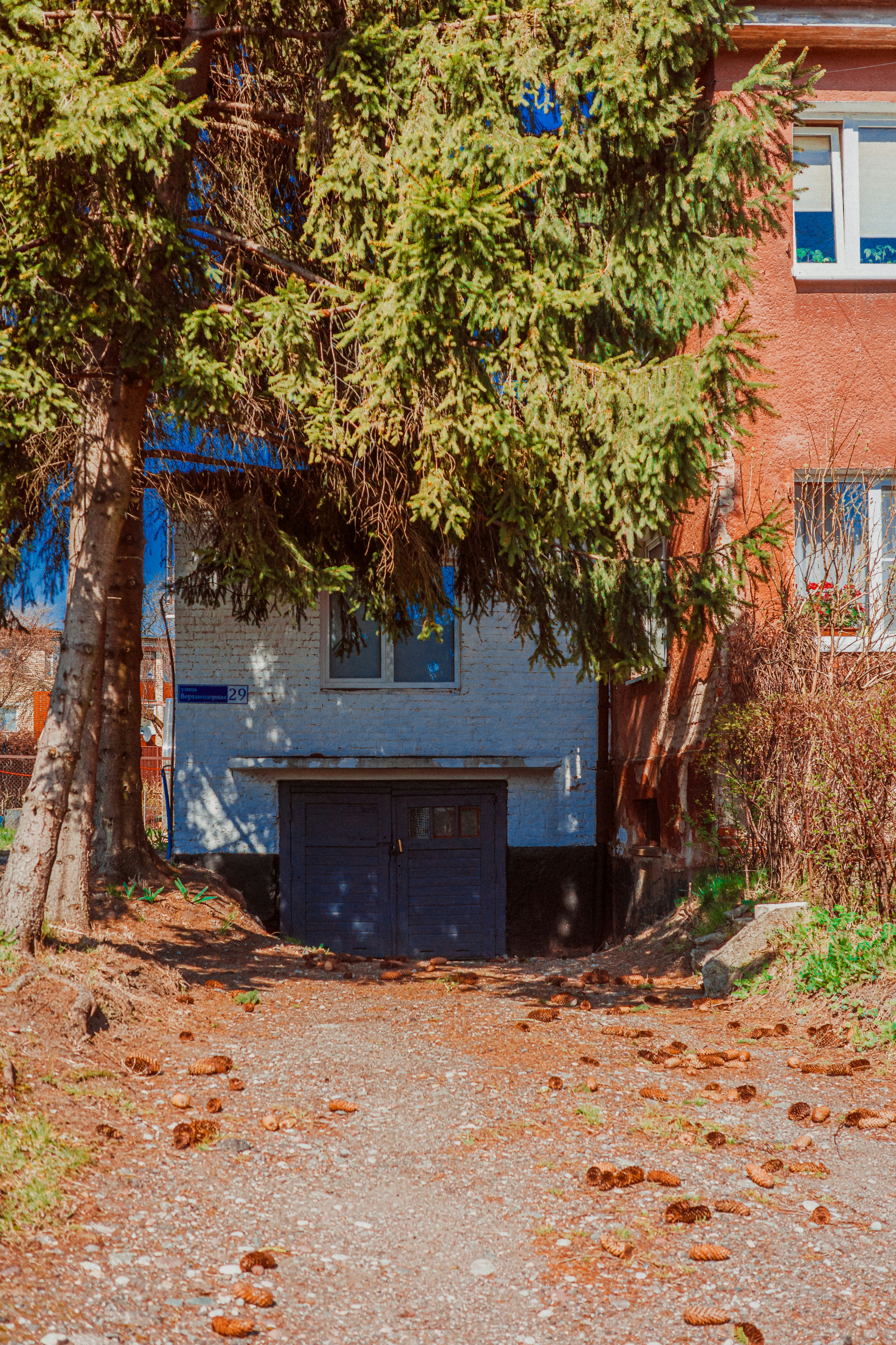 home exterior garage