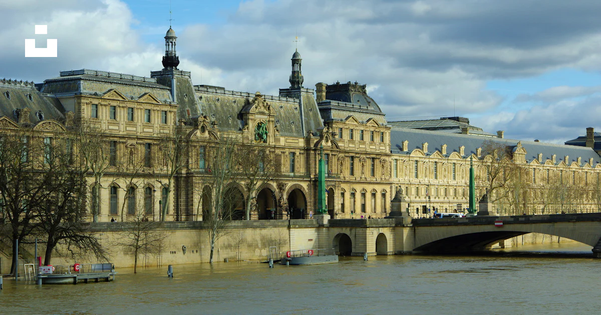 Louvre Museum Building On The Seine River Paris Photo Free Paris Louvre Museum Building On The Seine River Paris Photo Free Paris