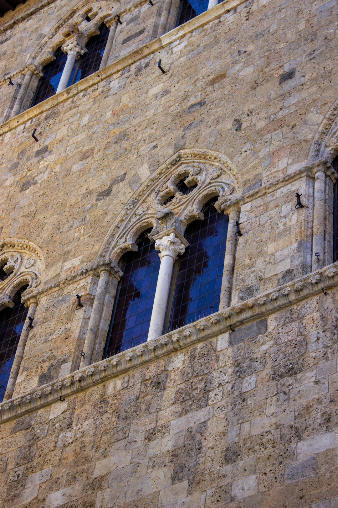 Intesa Sanpaolo Joins the Fray in the Acquisition of Monte dei Paschi di Siena Intesa Sanpaolo Joins the Fray in the Acquisition of Monte dei Paschi di Siena