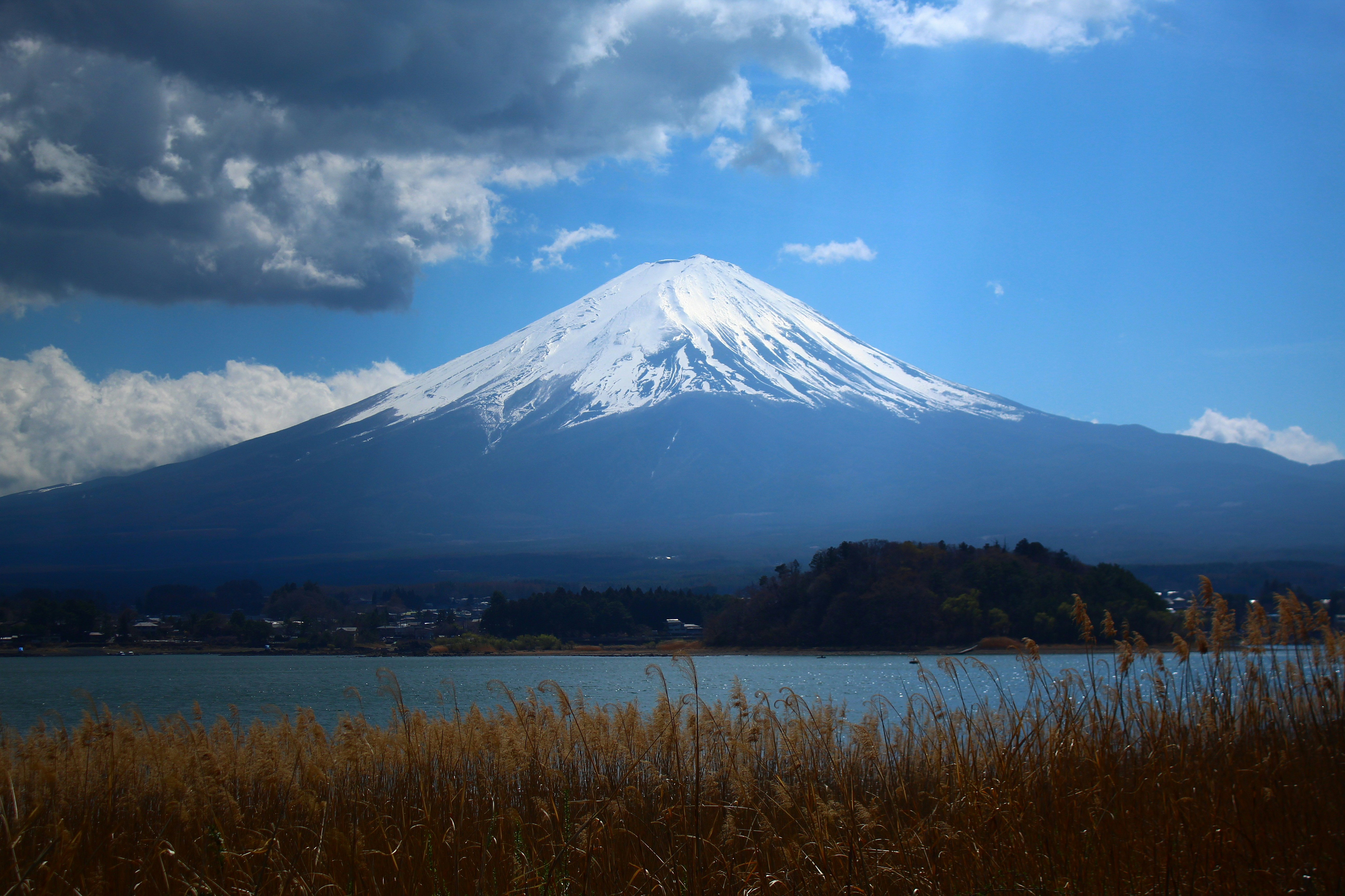 Photo by sevaltorun