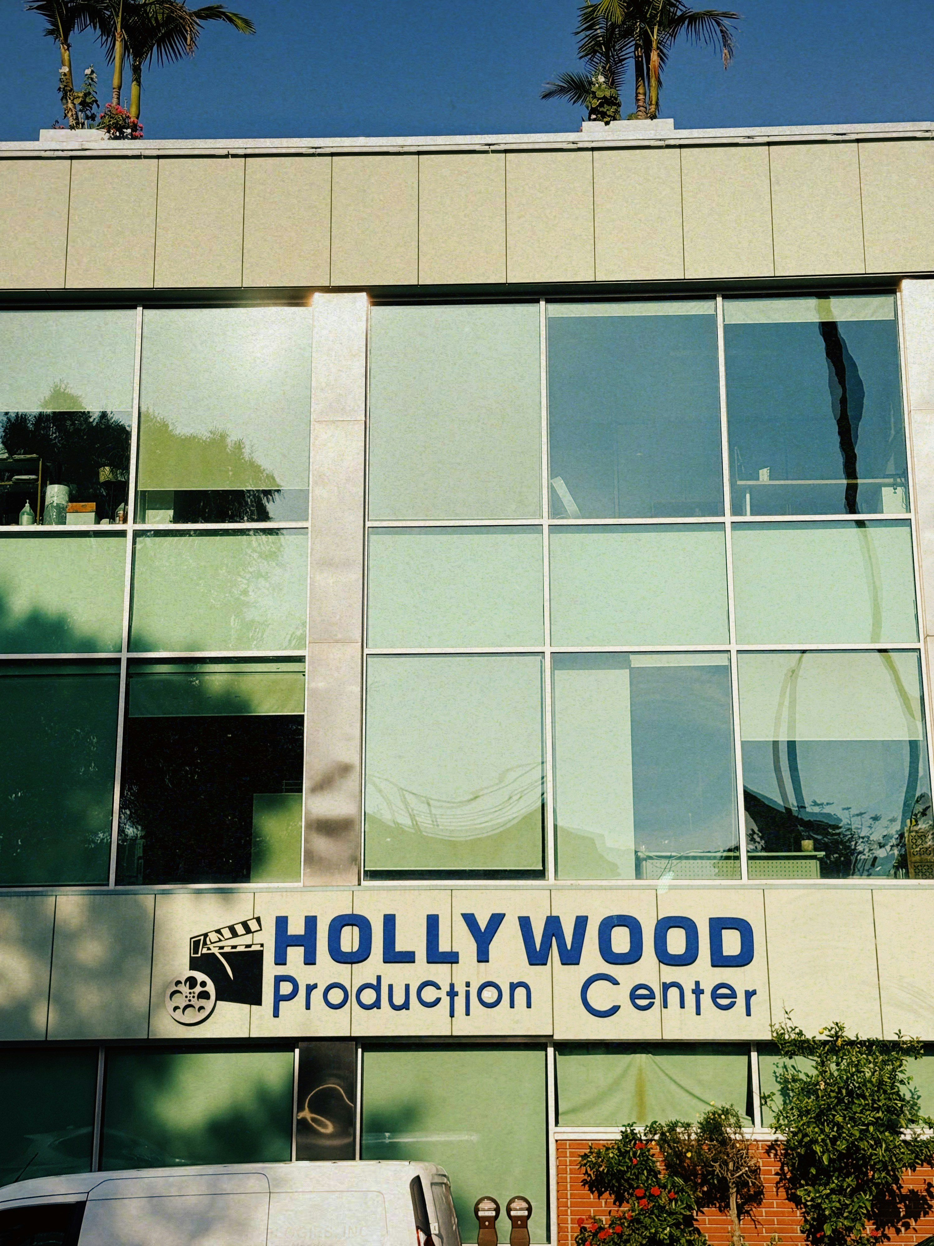 Hollywood-Produktionszentrum mit Palmen