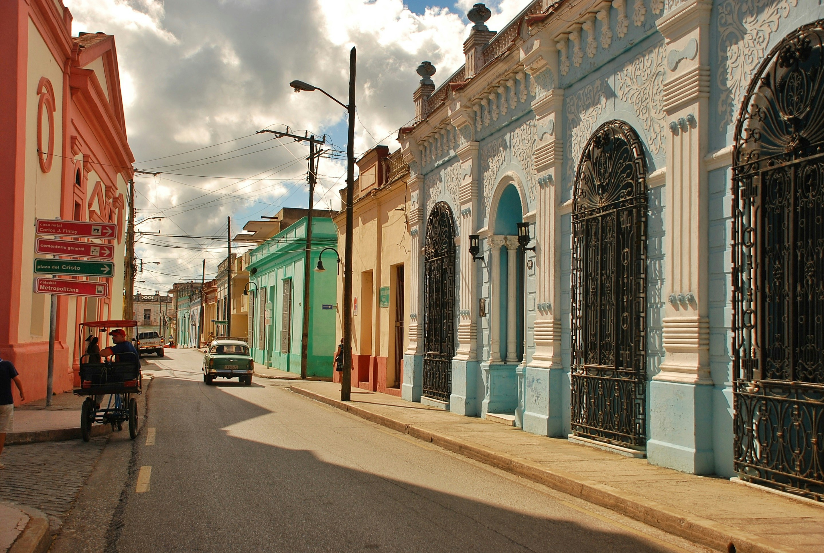 San Juan architecture and street scene