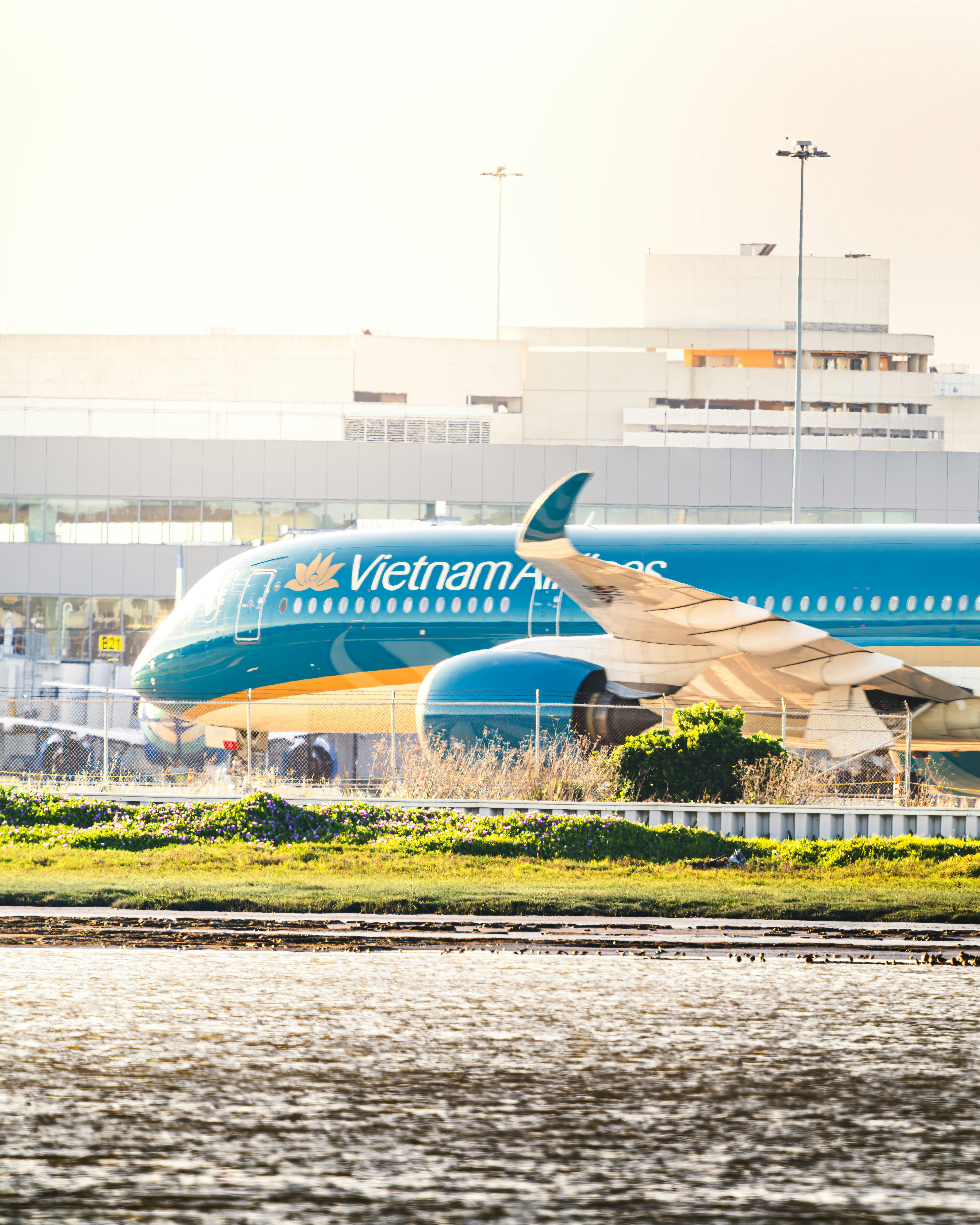 Is the Vietnam e-visa valid for land border crossings, not just airports?