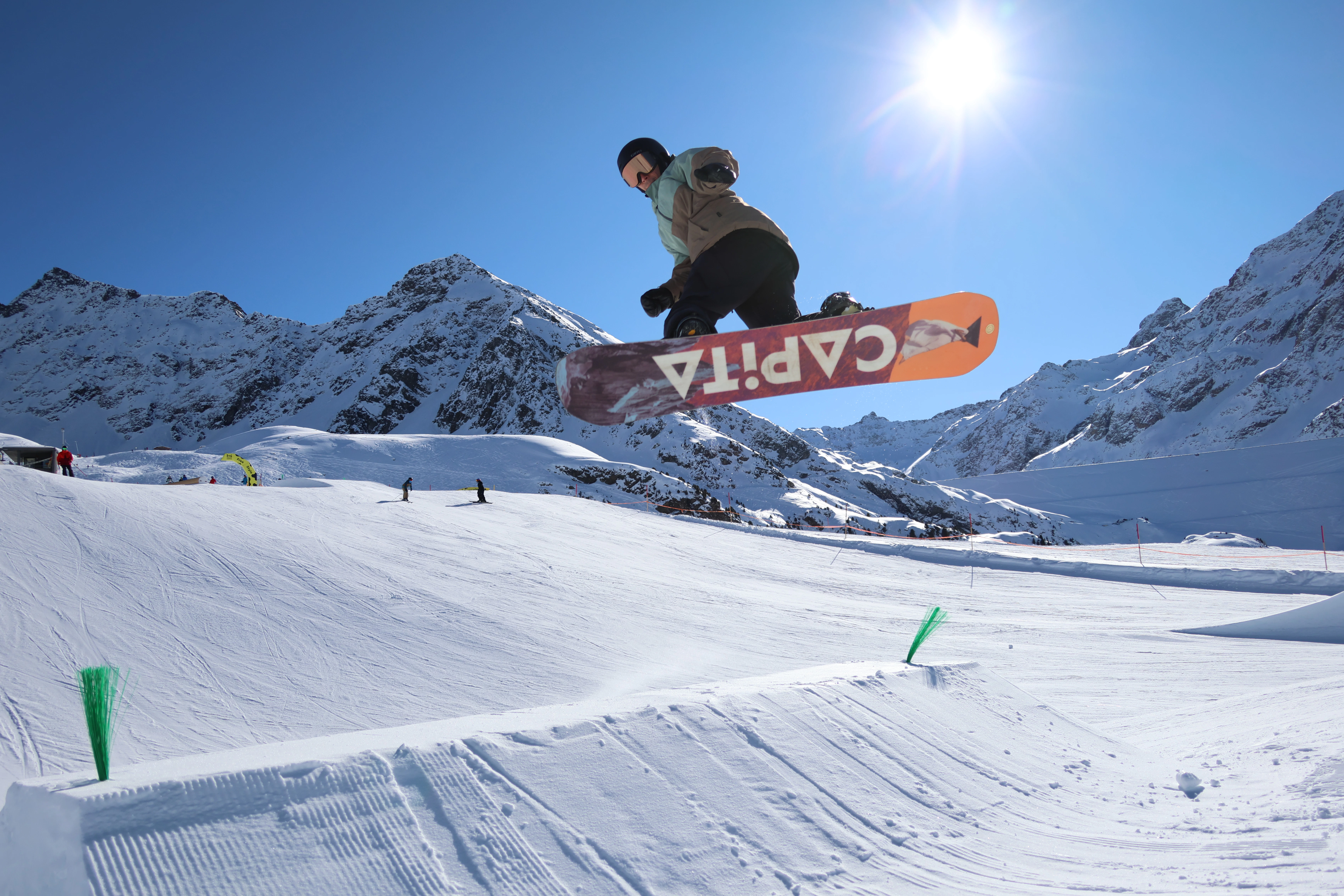 Snowboarding vs Skiing, First Trip