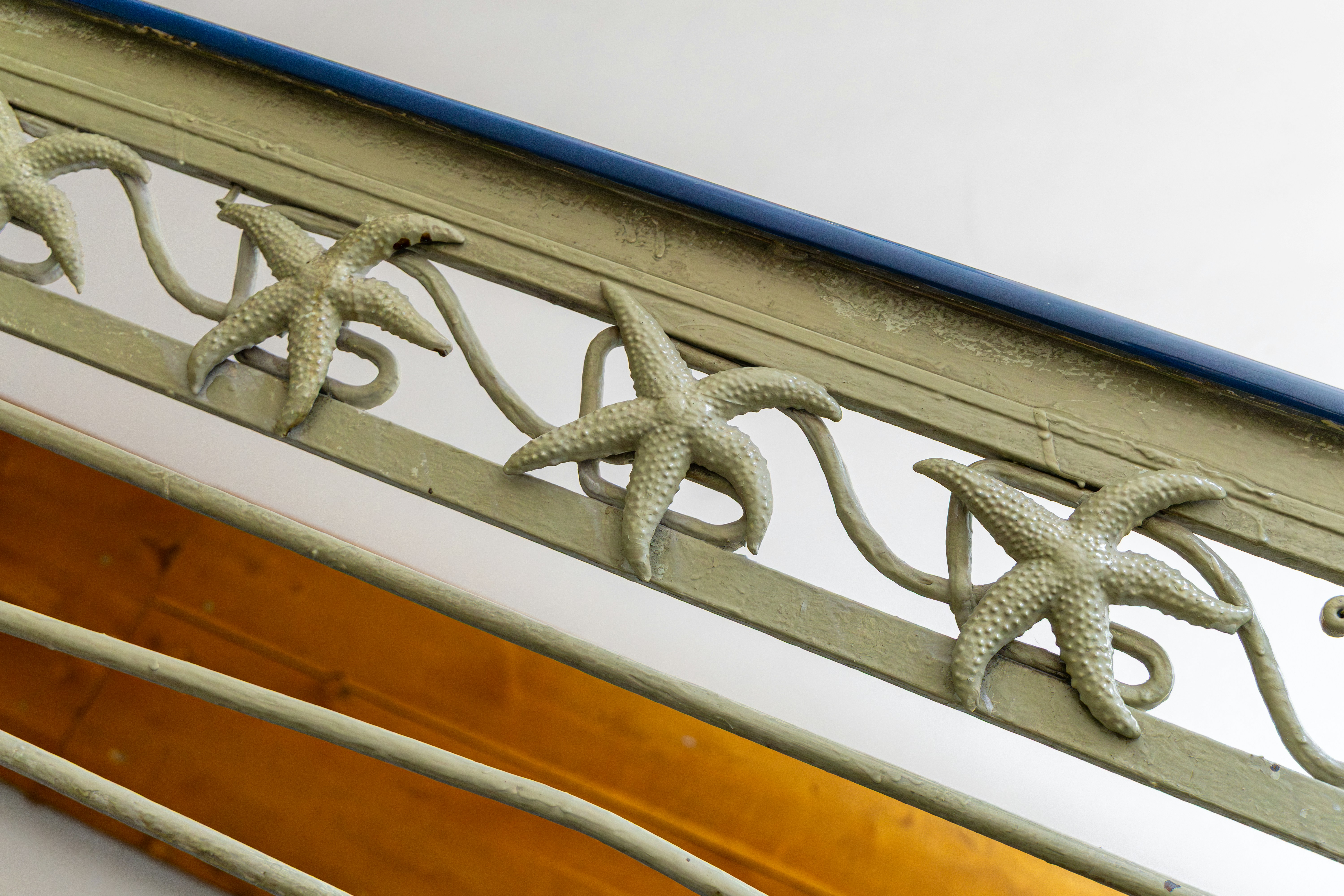 Rambarde métallique décorative avec motif d’étoile de mer