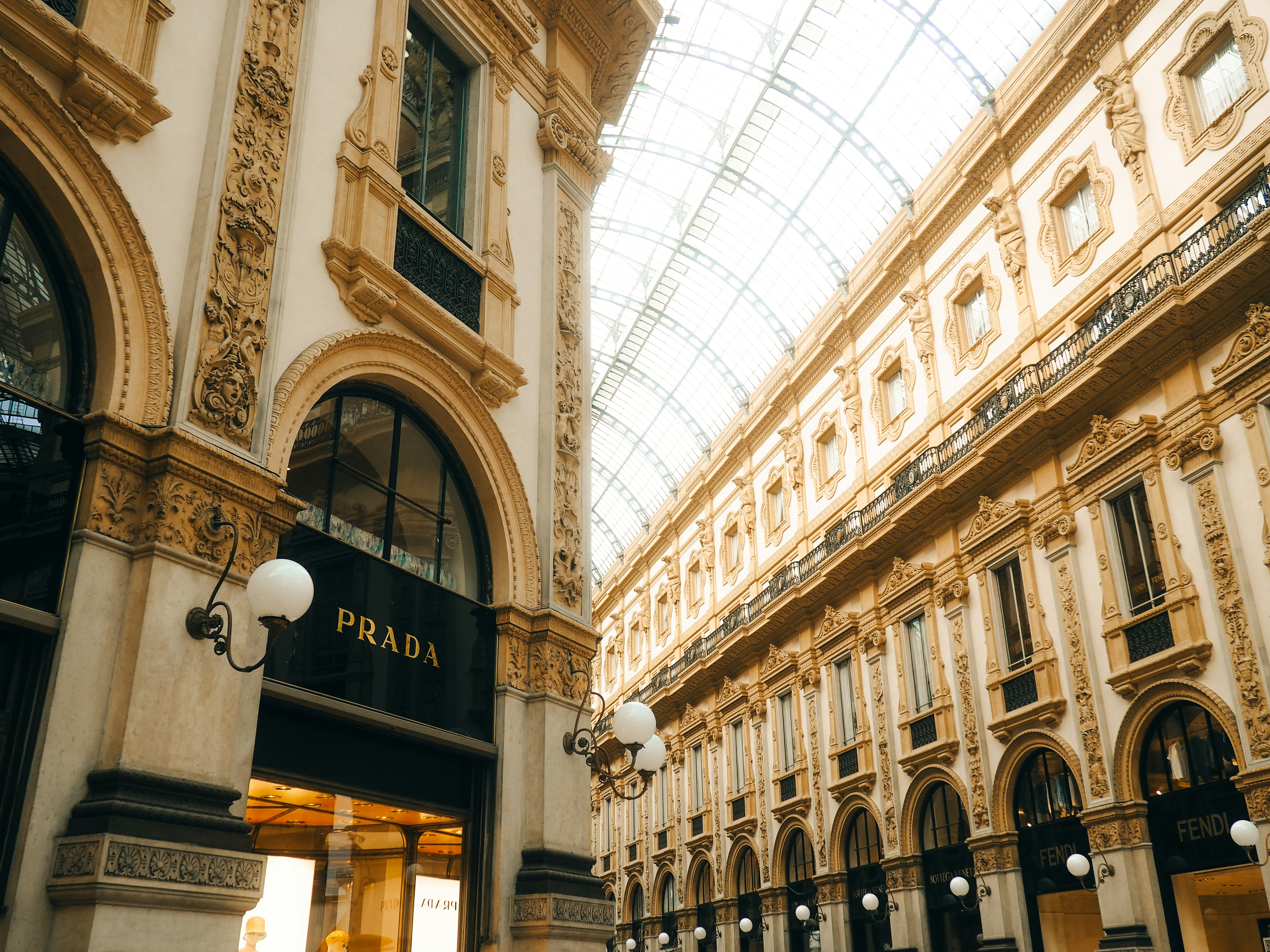 Cathedrals of Commerce: The World's Most Magnificent Shopping Destinations and the Myth of the Biggest Mall