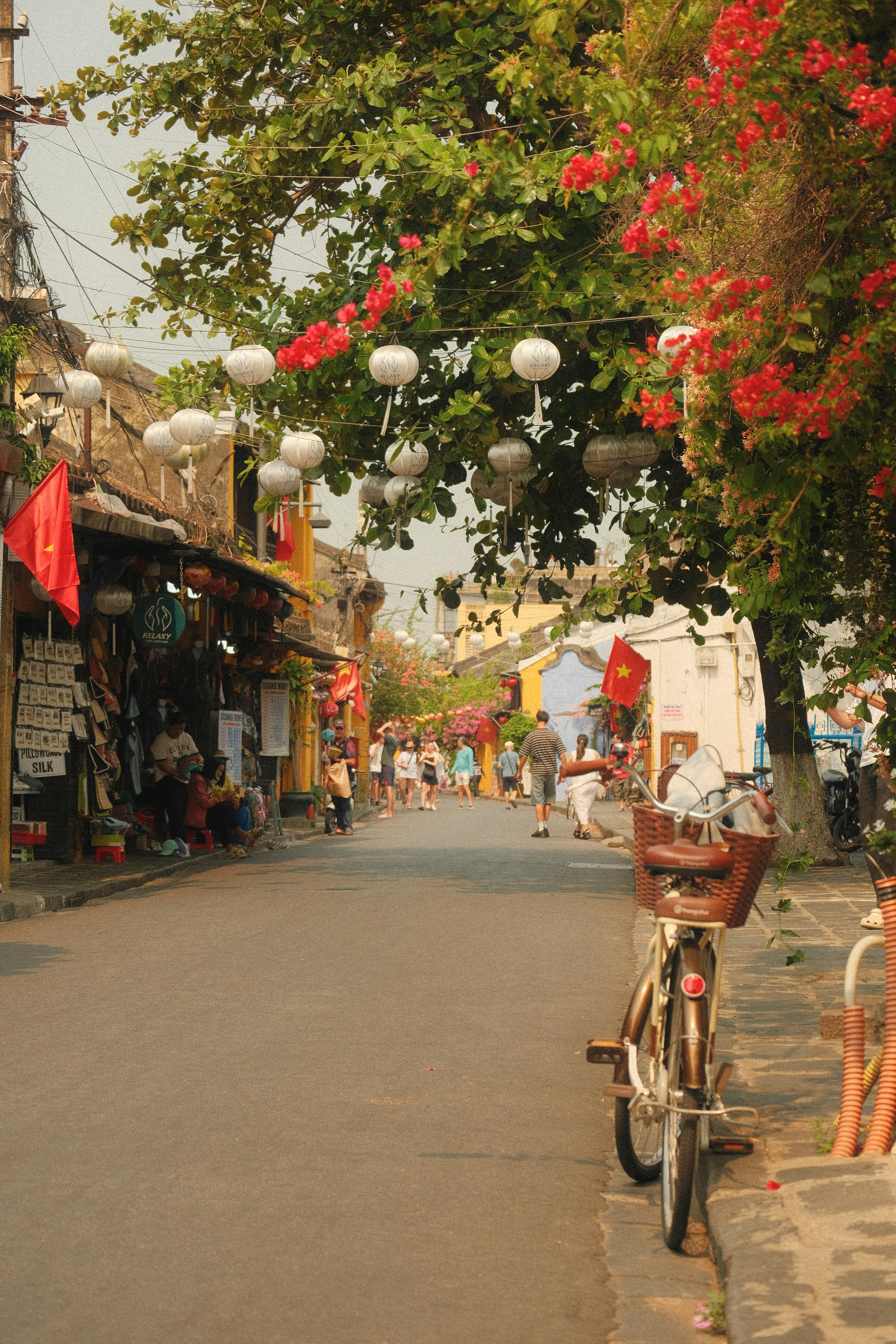 Dry Season: April to November