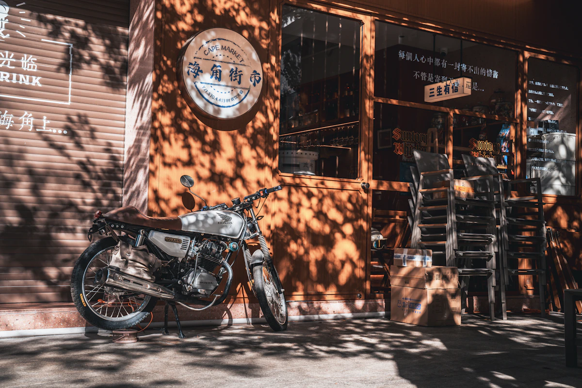 Shanghai street café