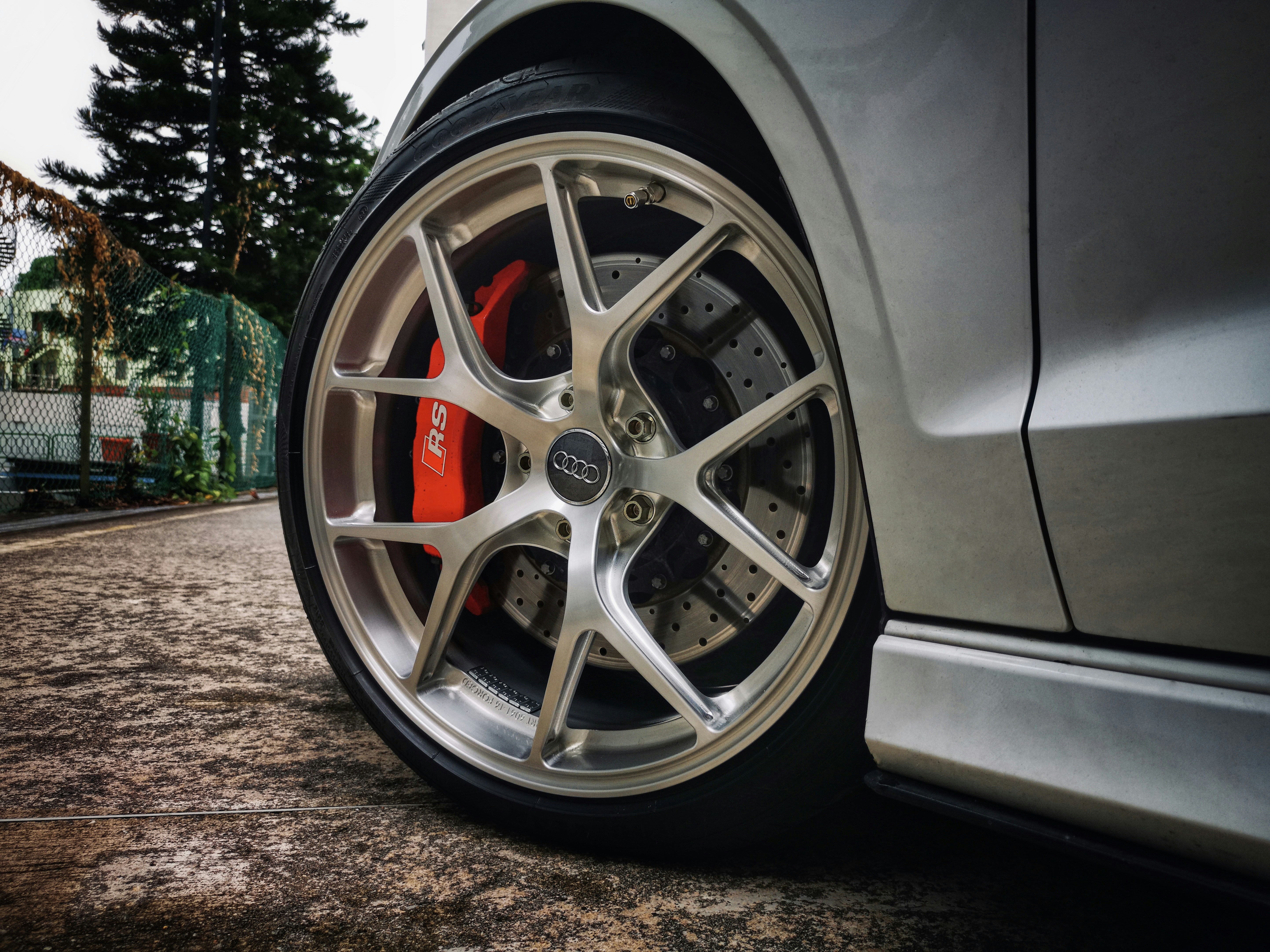 Audi RS3 Custom Fitment | RRT Chyros X Forged Wheels Dialing in the perfect stance on an Audi RS3. These are the RRT Chyros X custom forged wheels, precision-milled from 6061-T6 aluminum. Engineered with a deep I-beam spoke section and a 5-axis undercut C-channel profile to drastically reduce unsprung mass and clear heavy RS brake calipers without spacers. Precision automotive engineering for the perfect flush fitment.