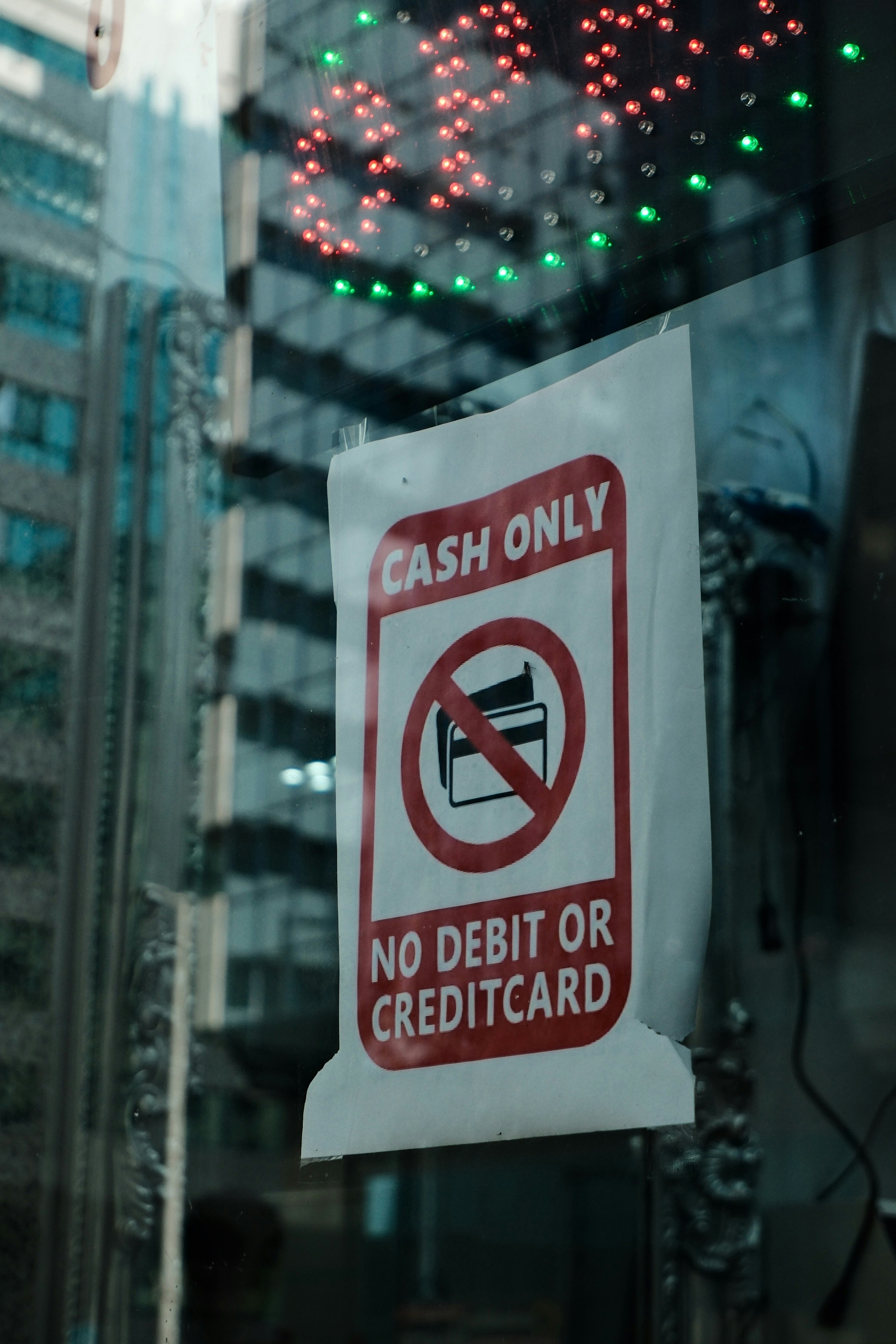 Cash only sign with no debit or credit card symbol