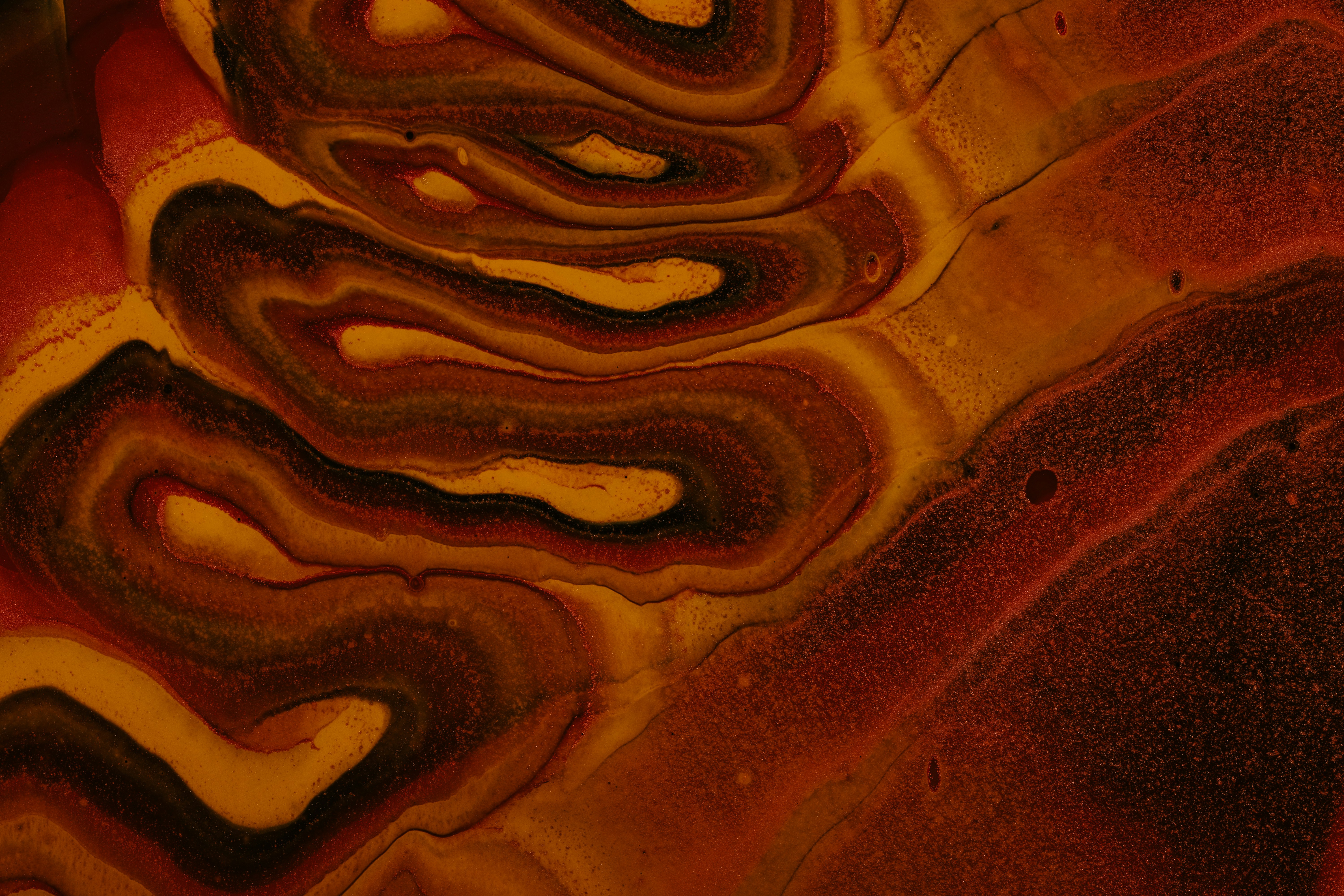 Abstract fluid art with swirling colors of orange and brown - 相关推荐