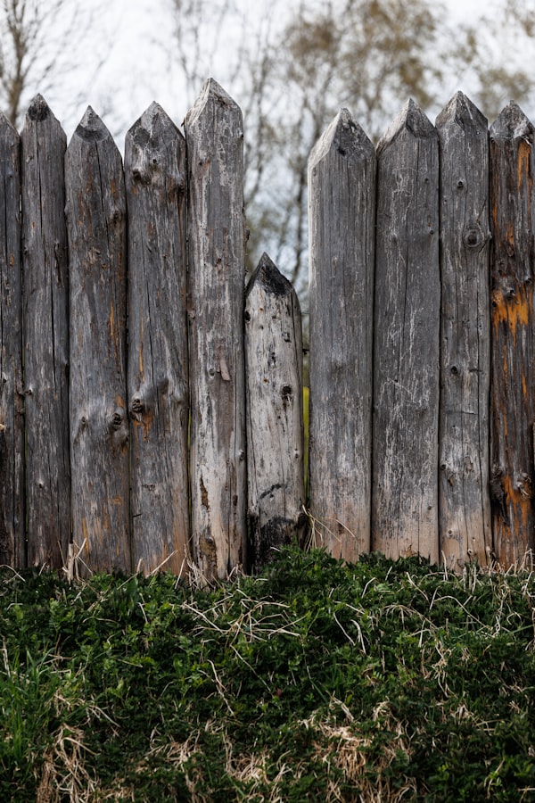 Mourões e estacas de madeira
