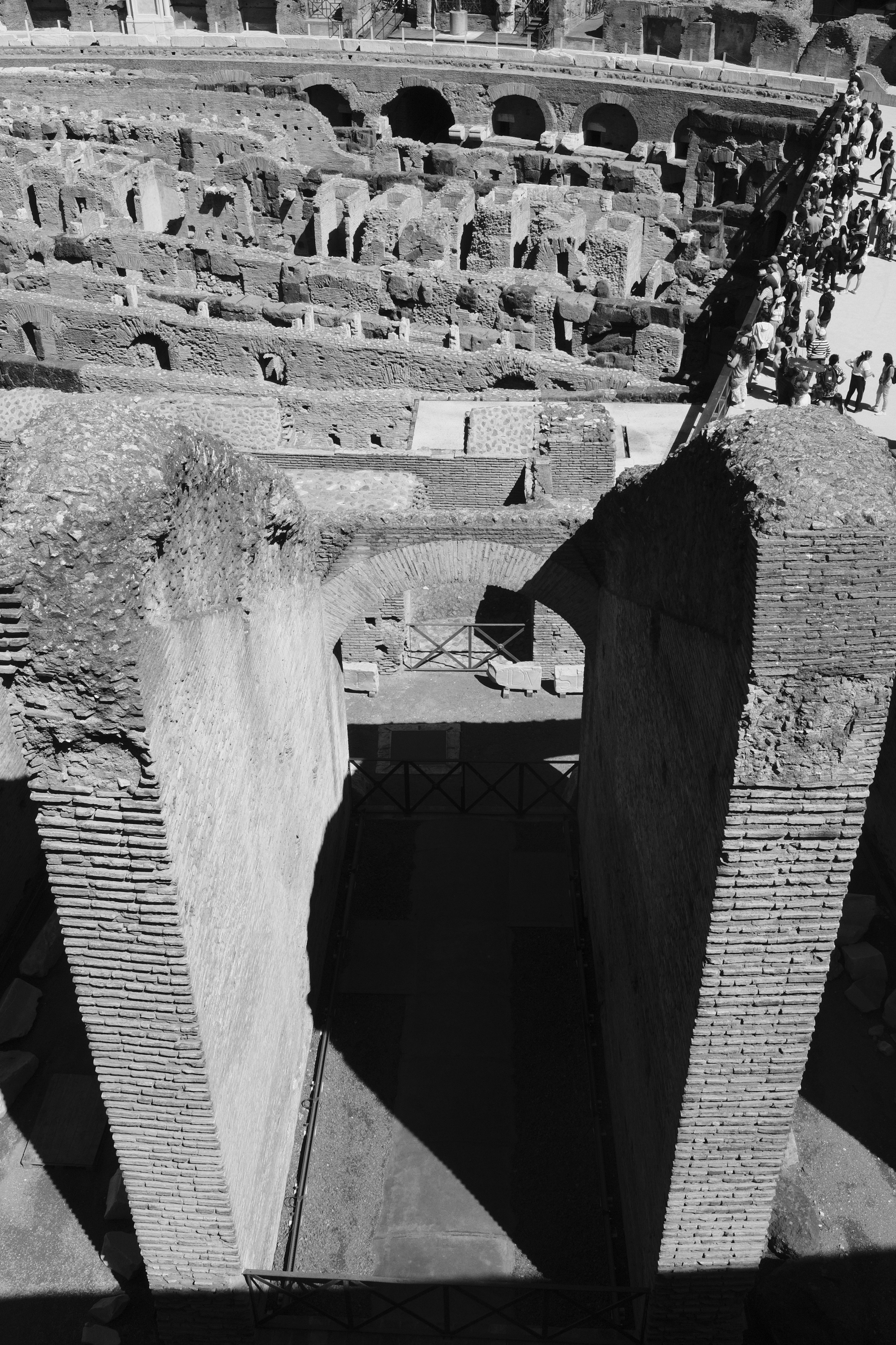 古代ローマのコロッセオ遺跡の内部図