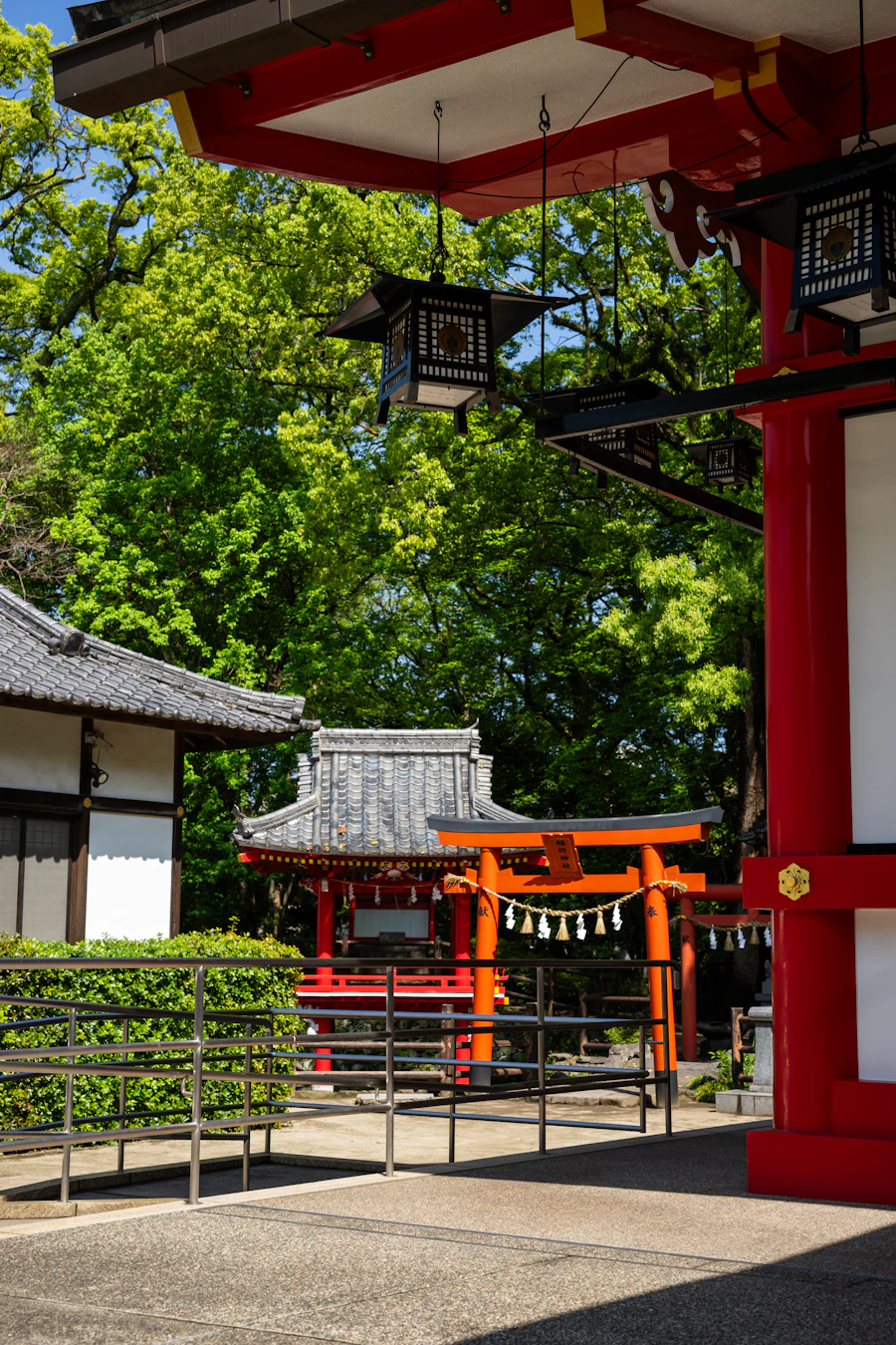 Torii gate at a Tokyo shrine, a family-friendly stop